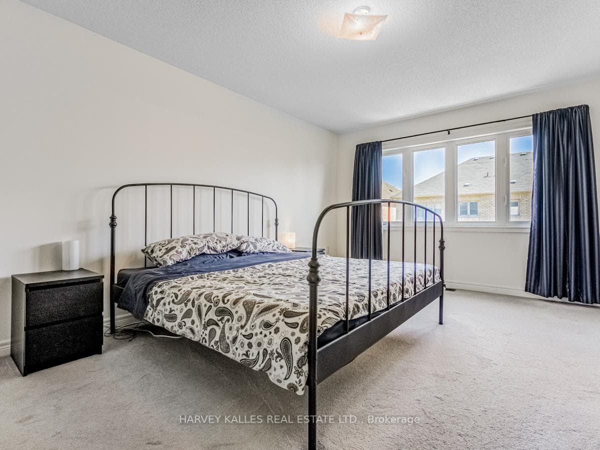 68 Campwood Crescent photo 17