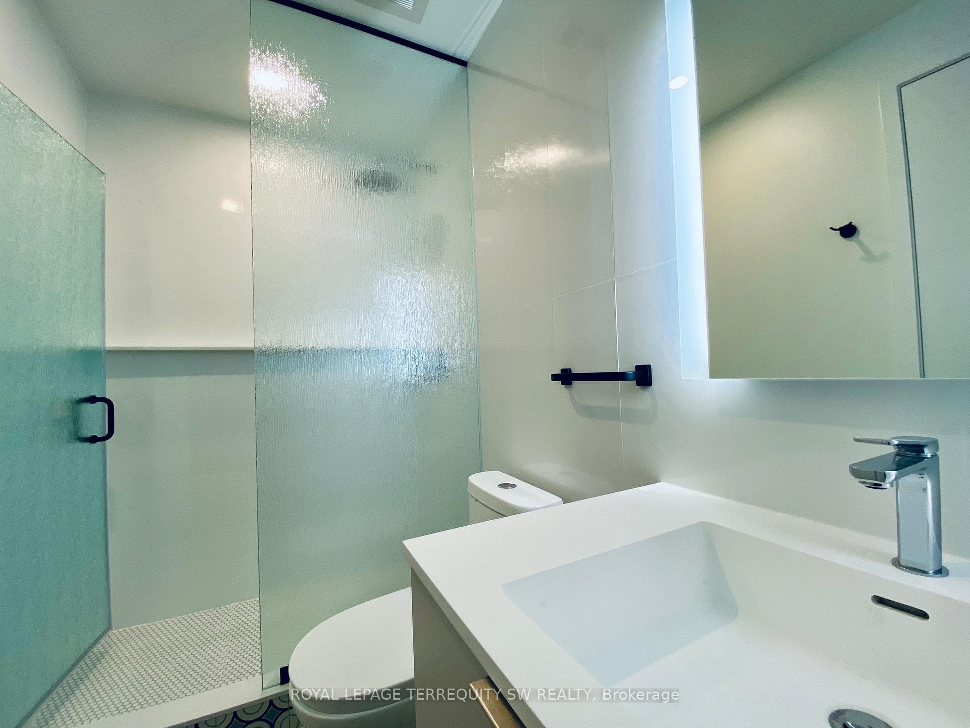 185 Alberta Avenue Unit 1201 photo 14