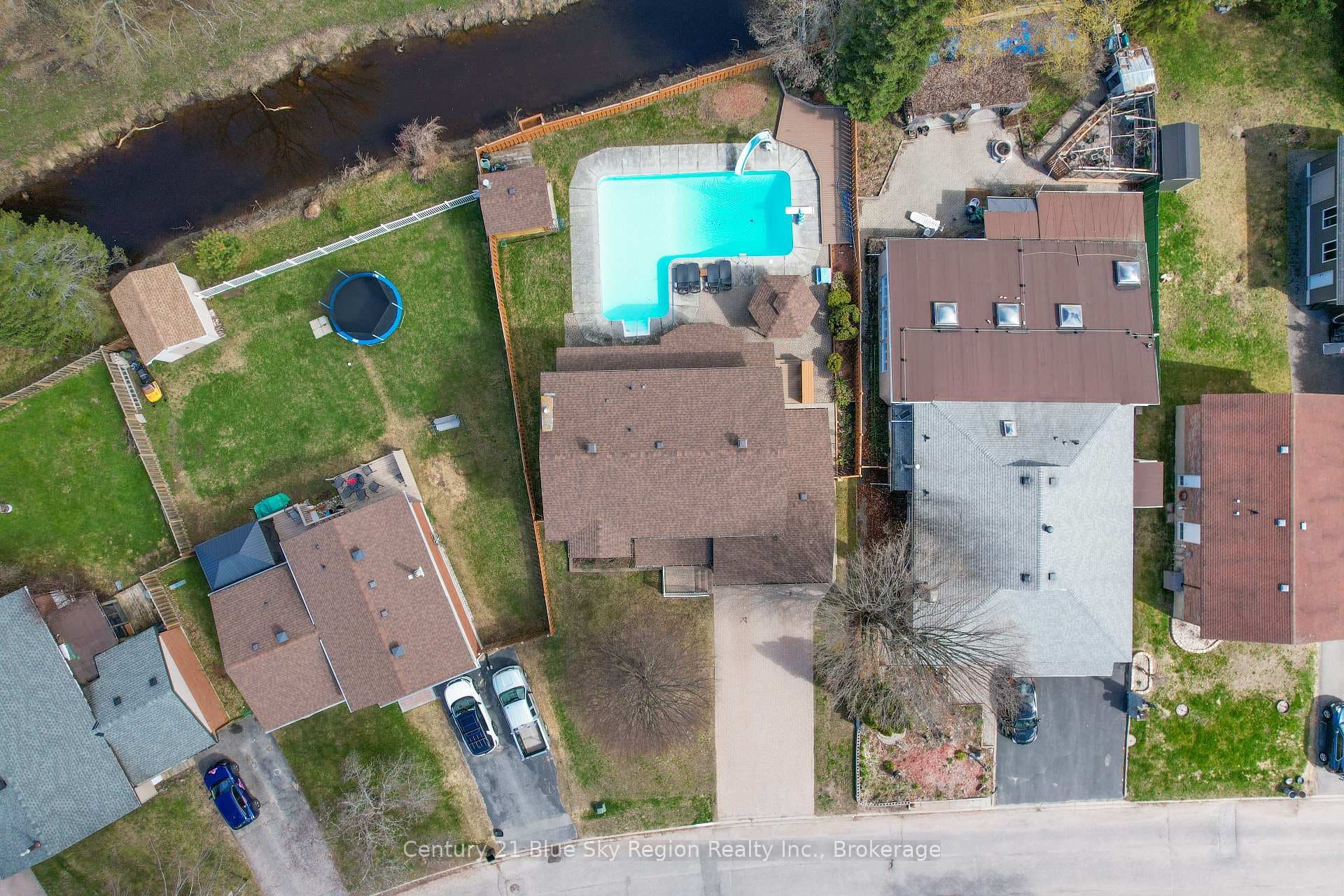 28 Labreche Drive photo 4