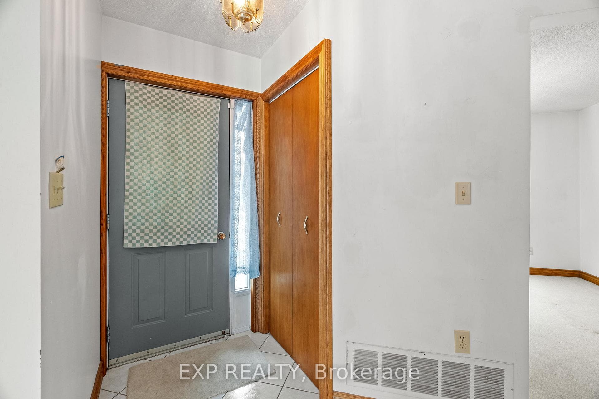 10016 Knight Road photo 6