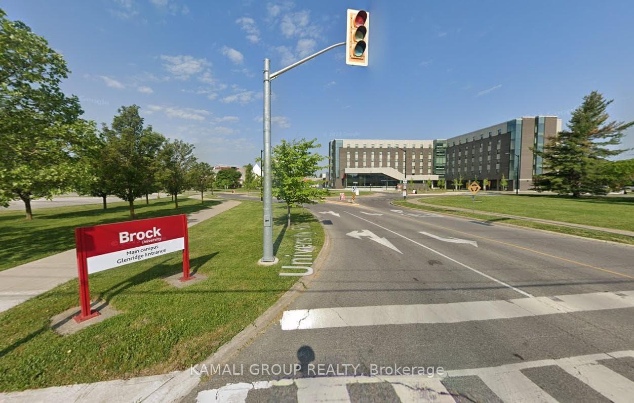 36 Oakridge Avenue Unit 1 photo 24