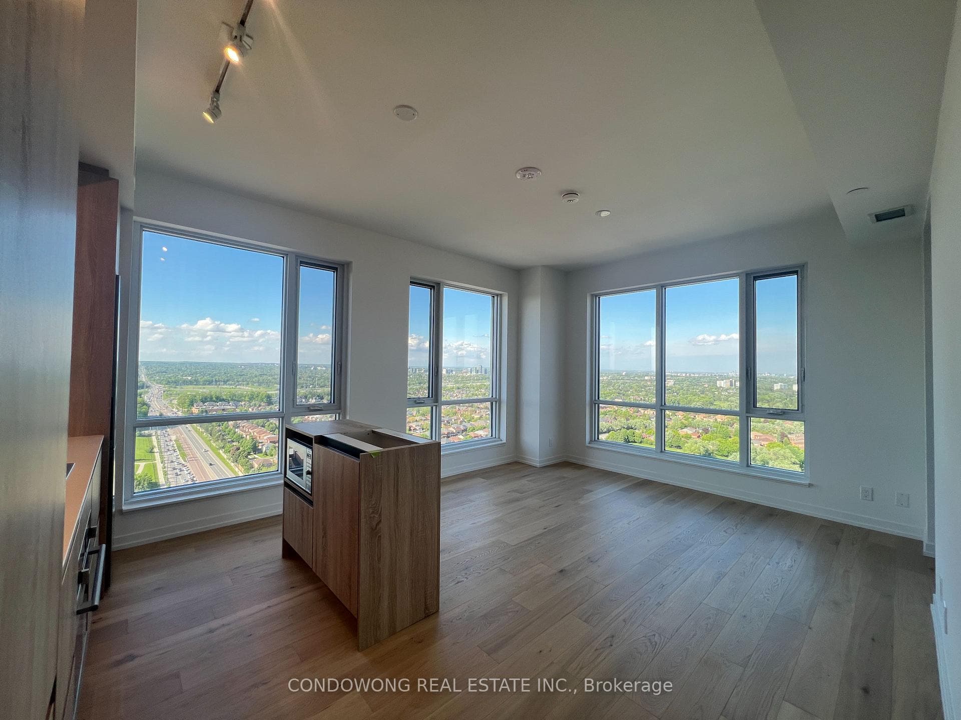 7950 Bathurst Street Unit 2504 photo 5