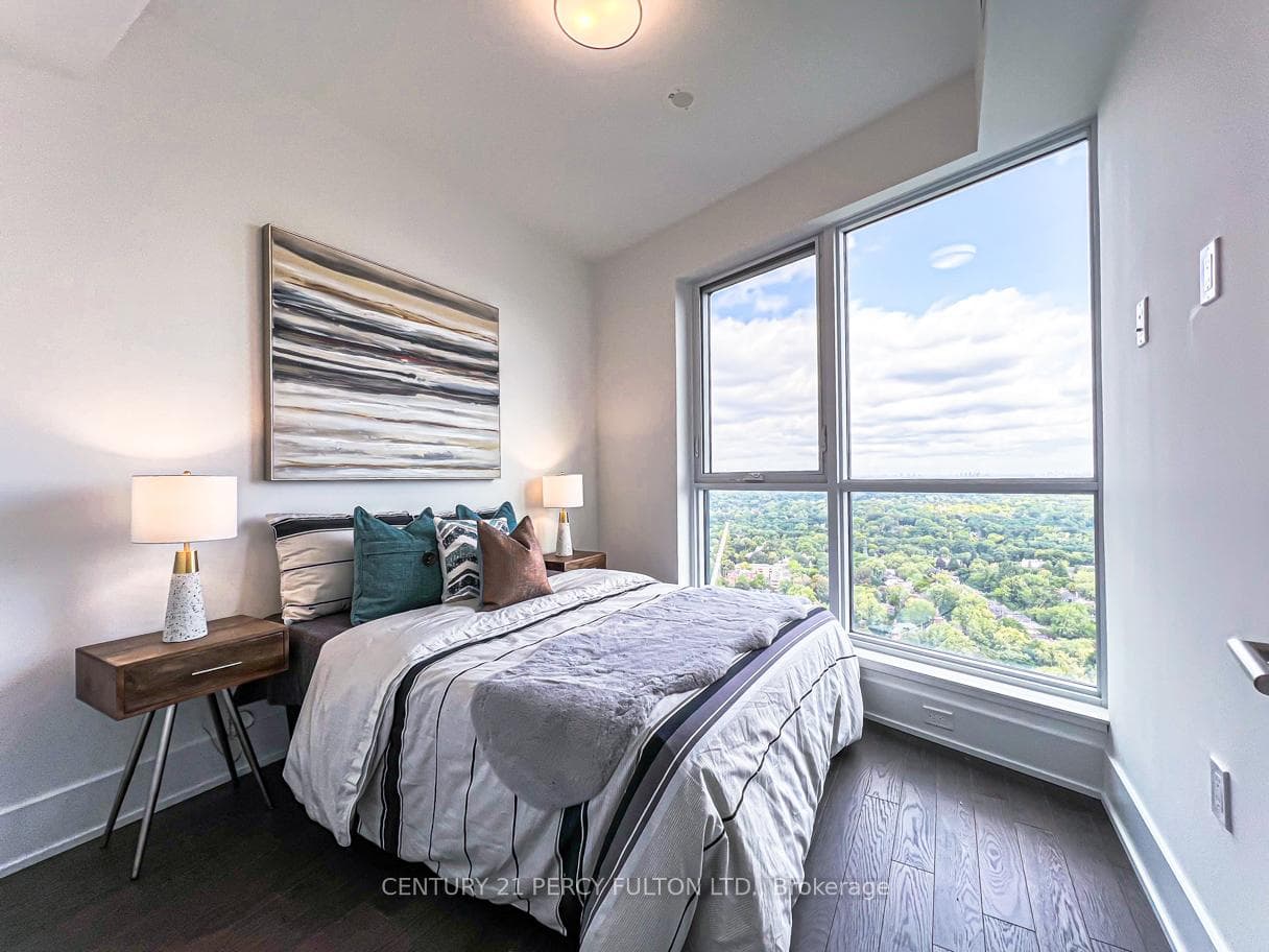 585 Bloor Street Unit 3415 photo 14