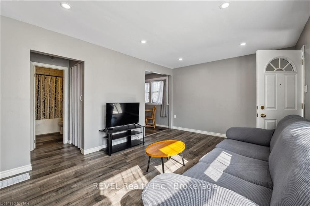 4411 FIFTH Avenue photo 8