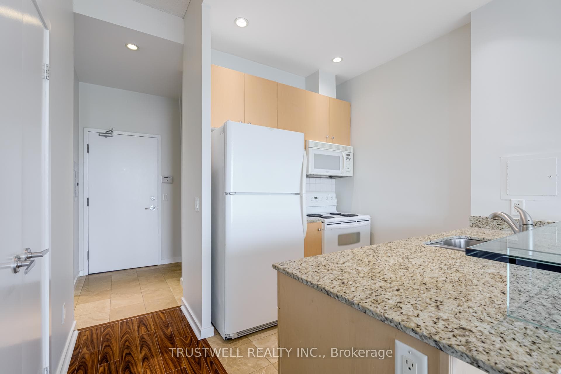 208 Queens Quay Unit 213 photo 12