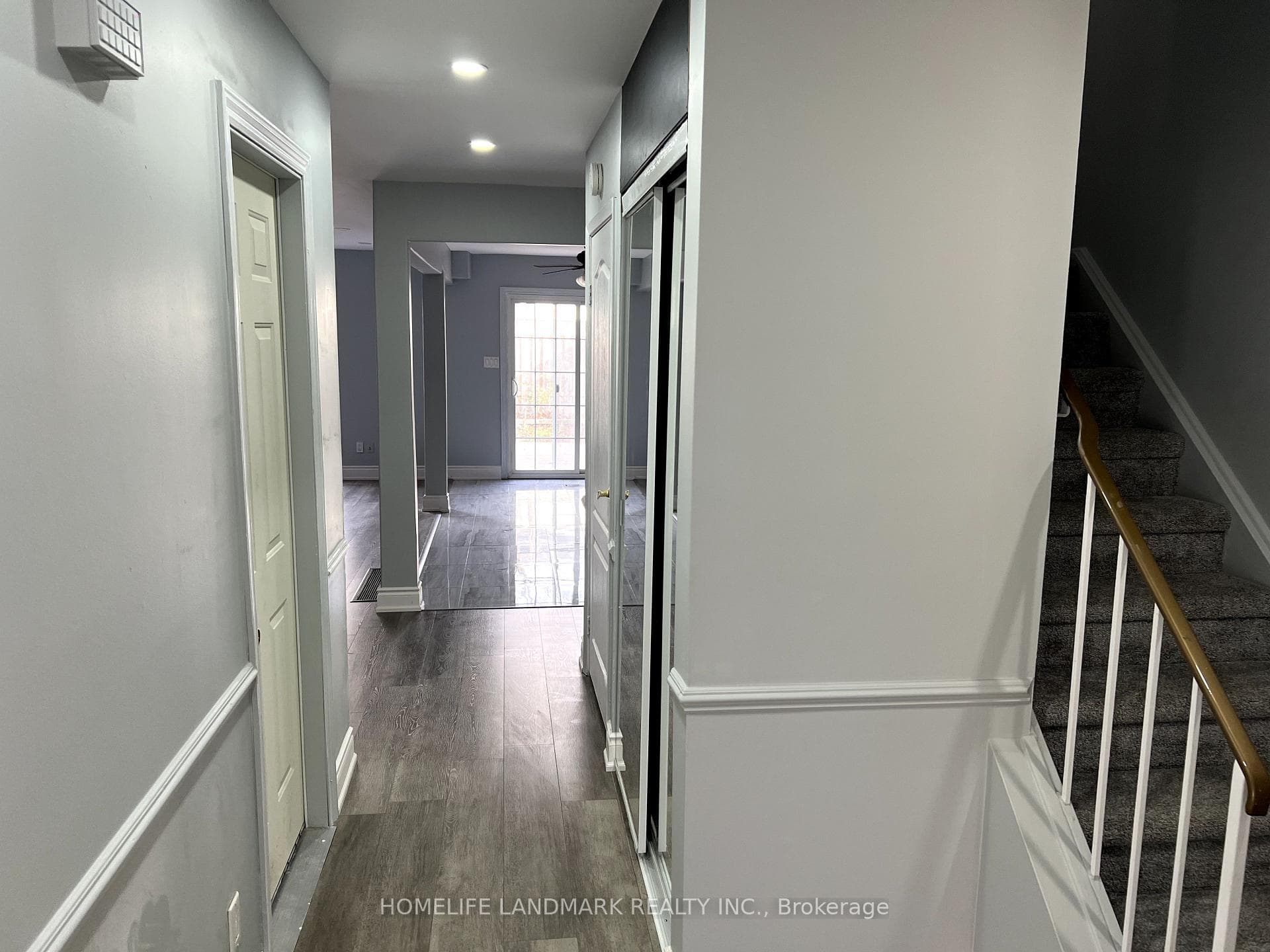 577 Dorchester Drive photo 2