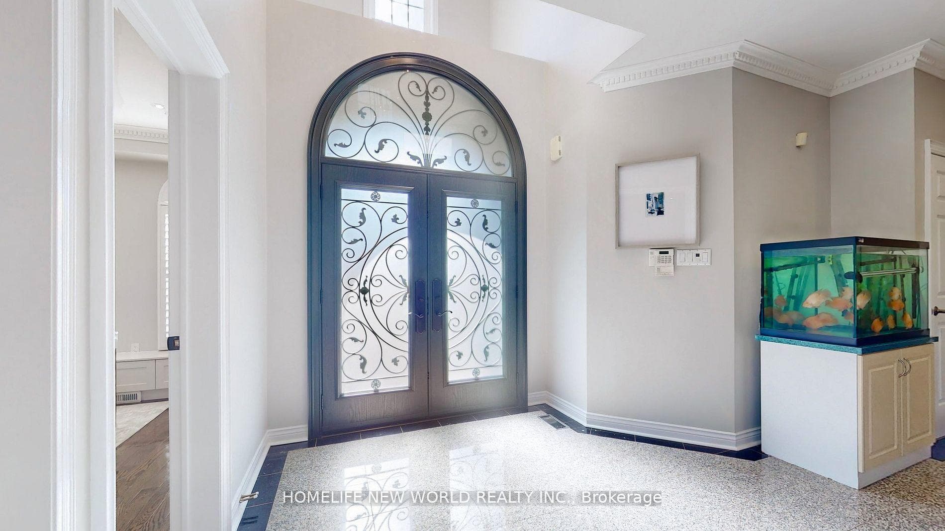 115 Golden Tulip Crescent photo 3