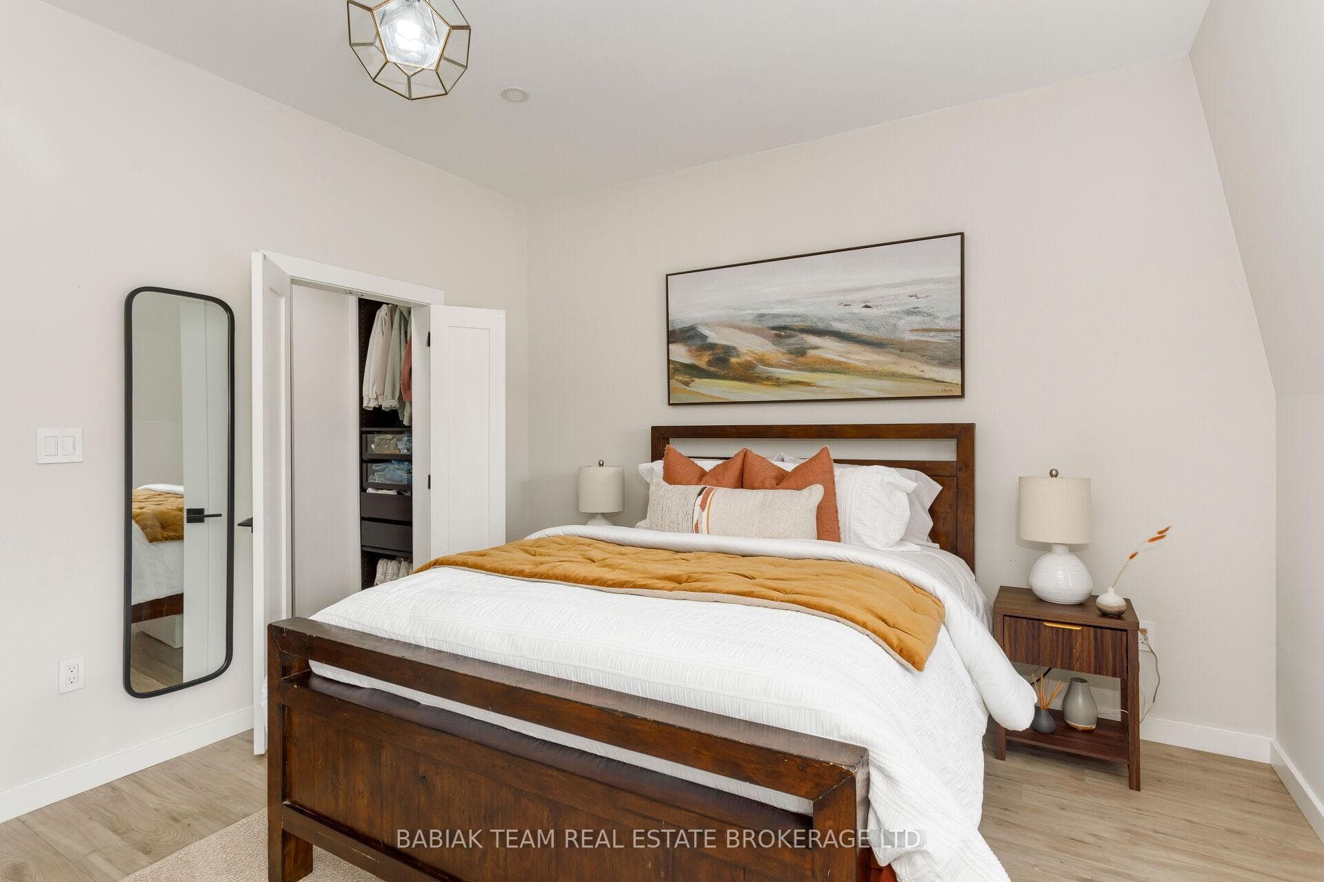 497 Keele Street photo 34