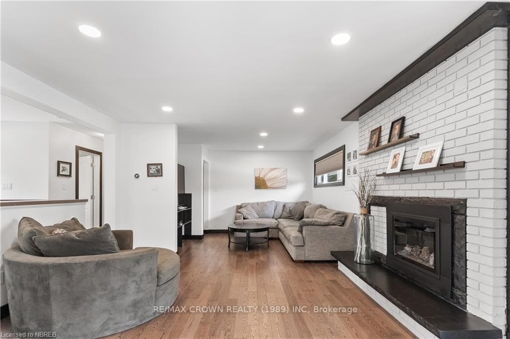 855 PINEWOOD Road photo 12