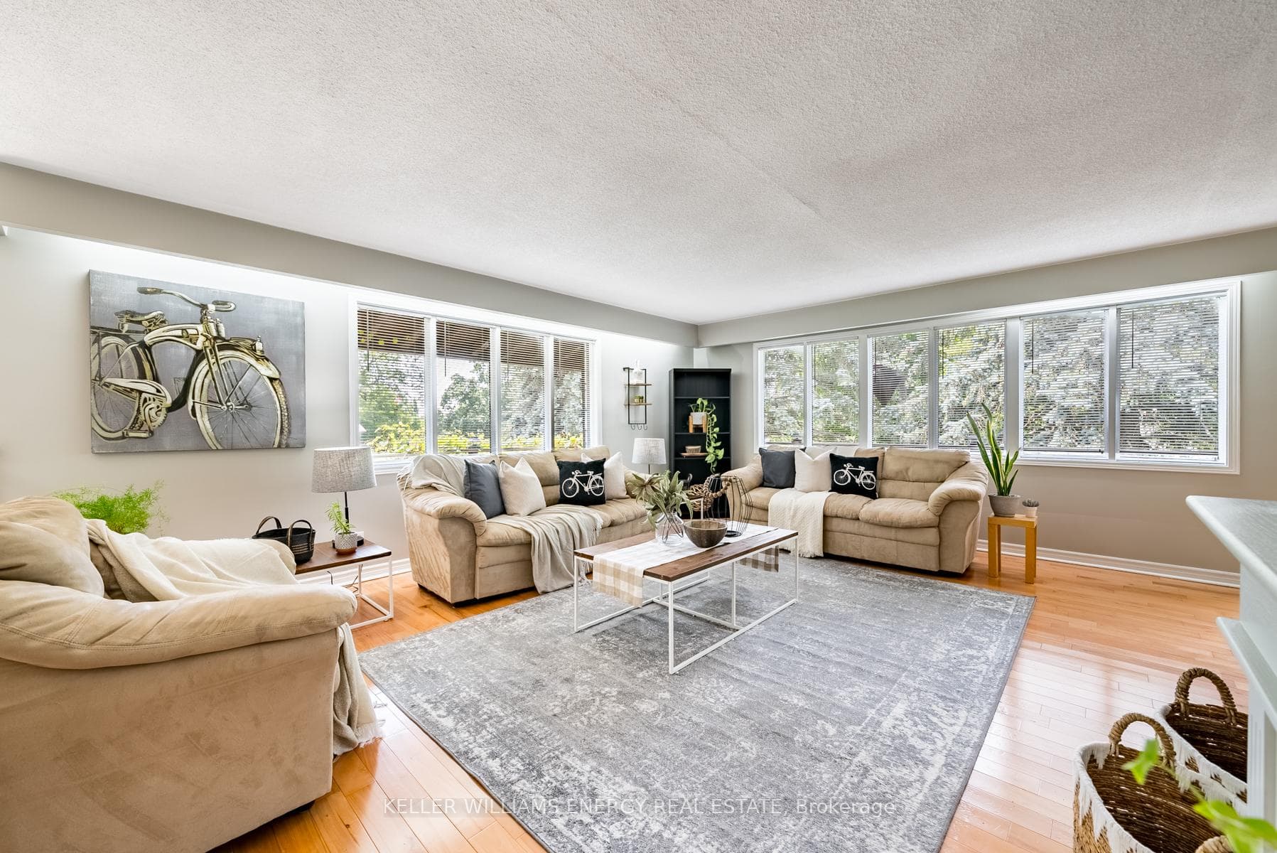 888 Swiss Heights photo 12