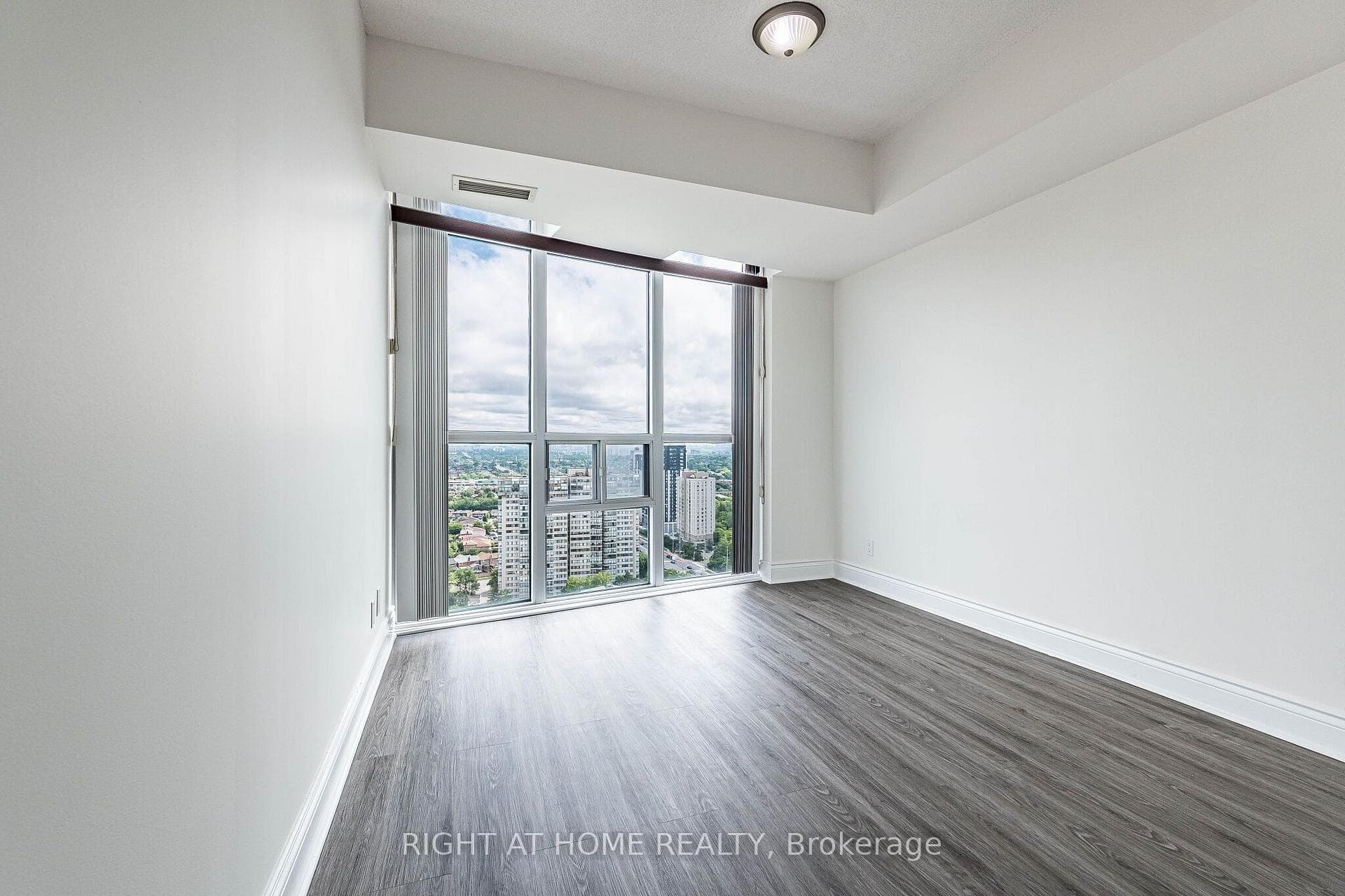 80 Absolute Avenue Unit 2302 photo 27