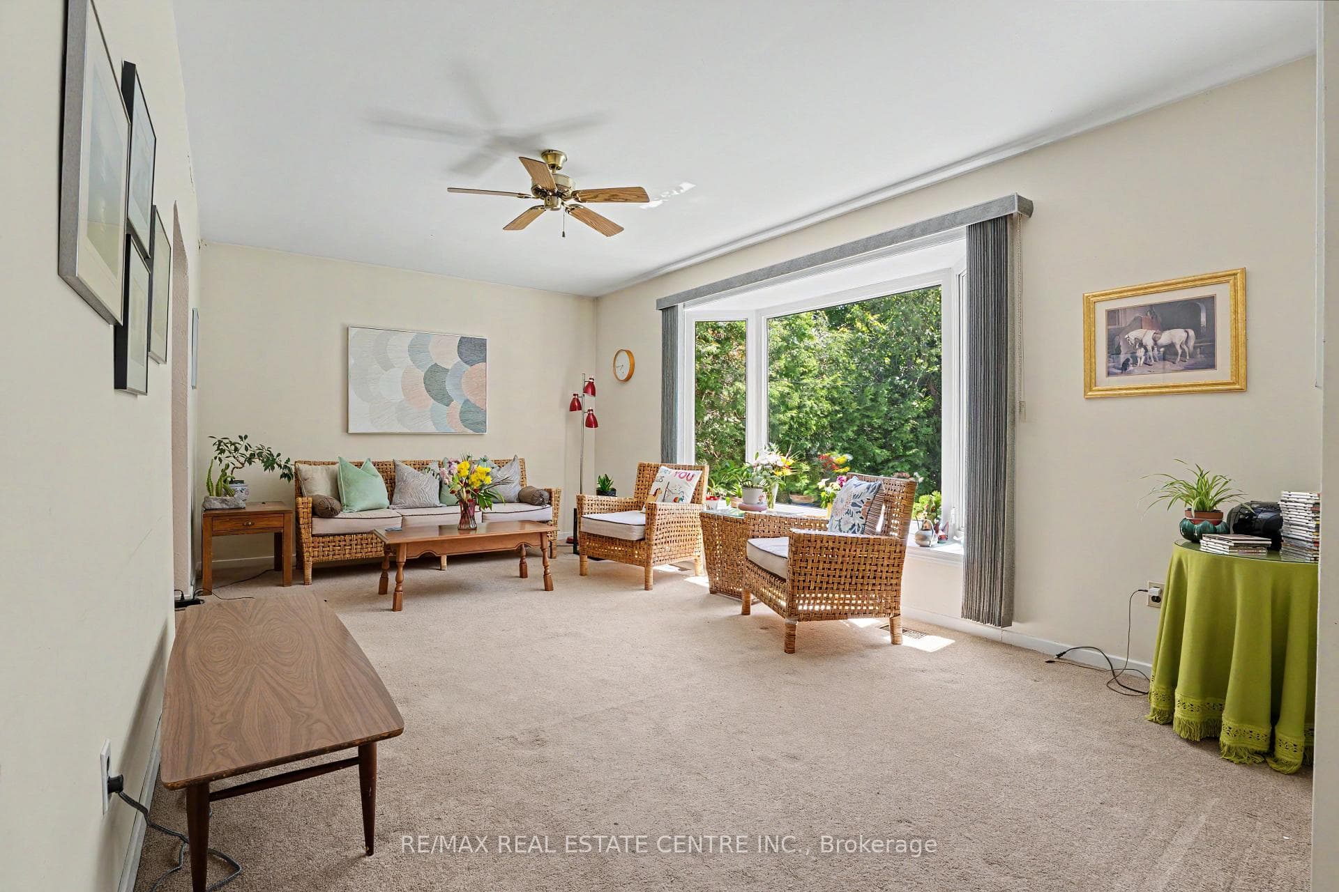 2068 Wellington Avenue photo 10