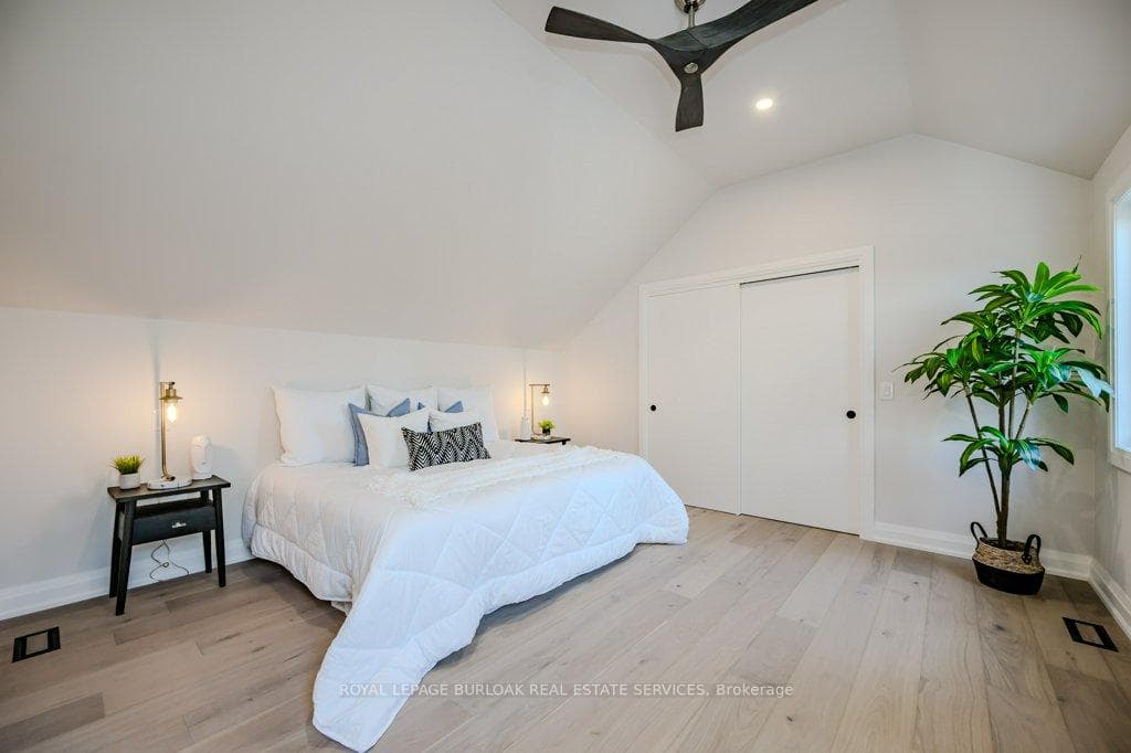554 Clark Avenue photo 26