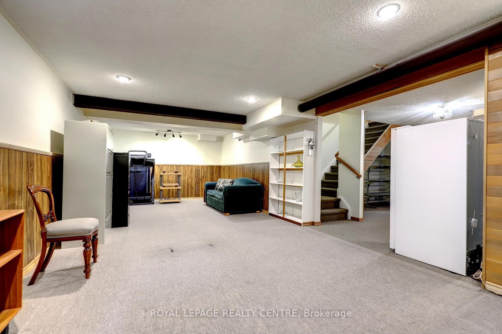 757 Damien Way photo 35