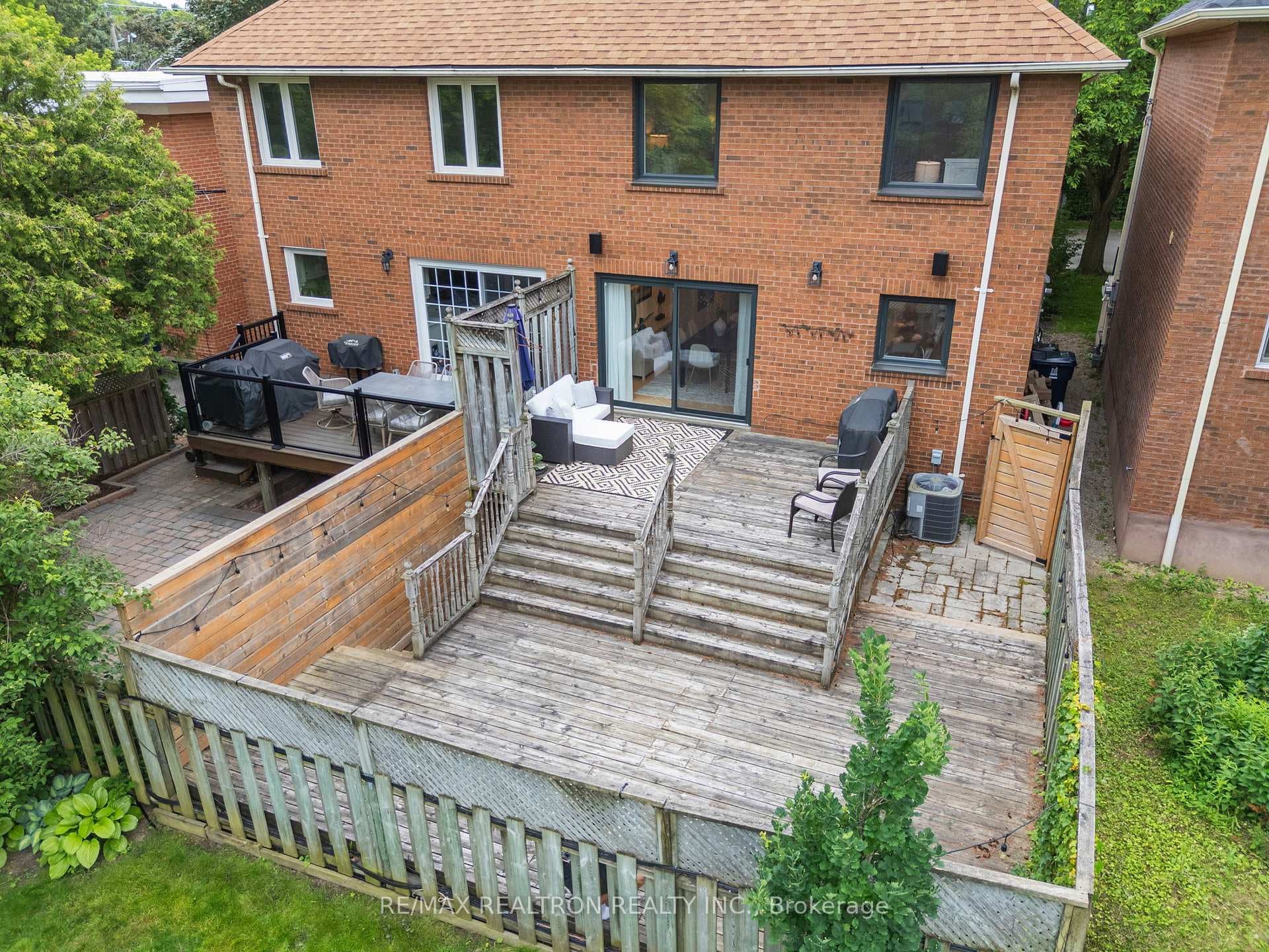 250 Glenforest Road photo 39