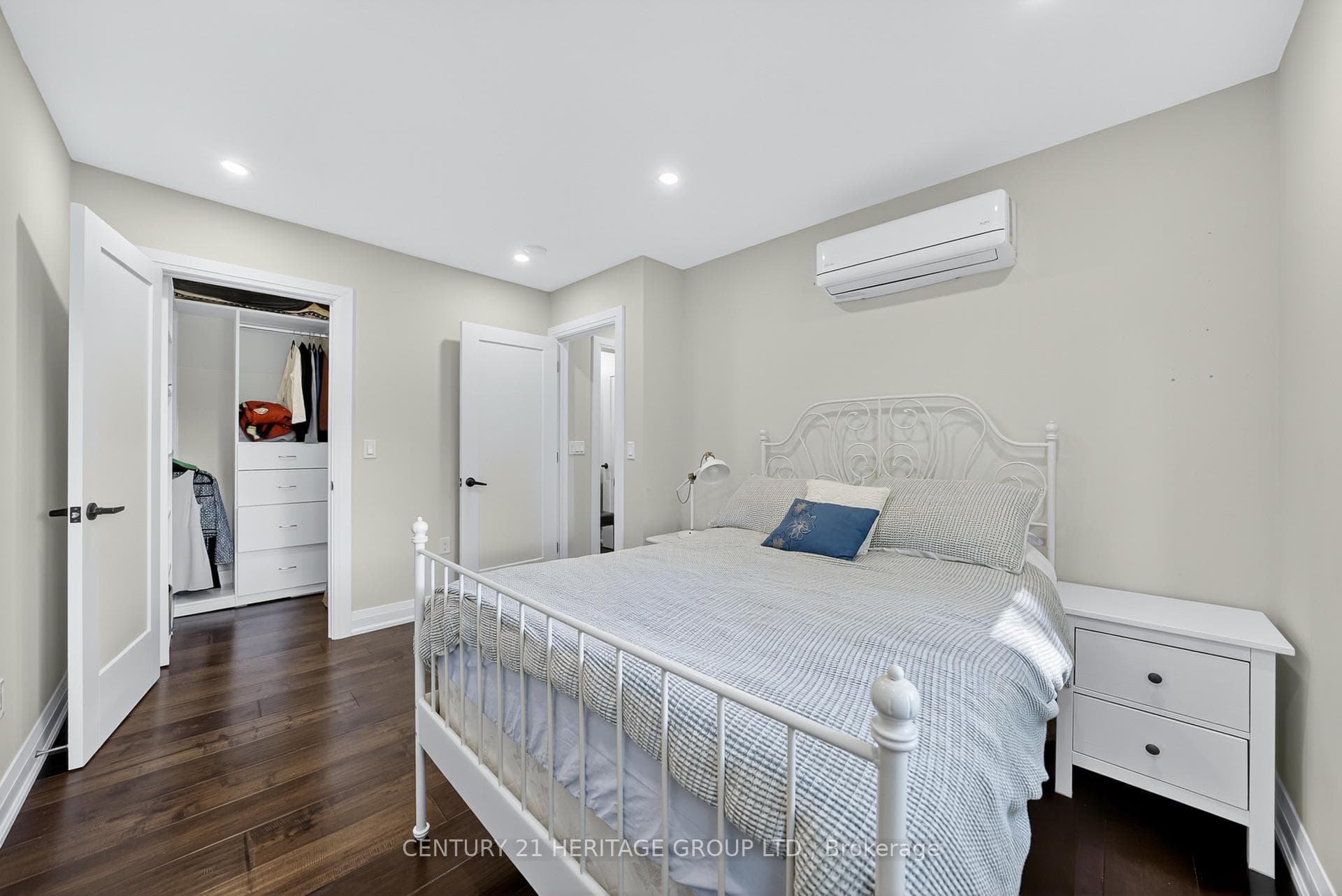 223 Milestone Crescent photo 18