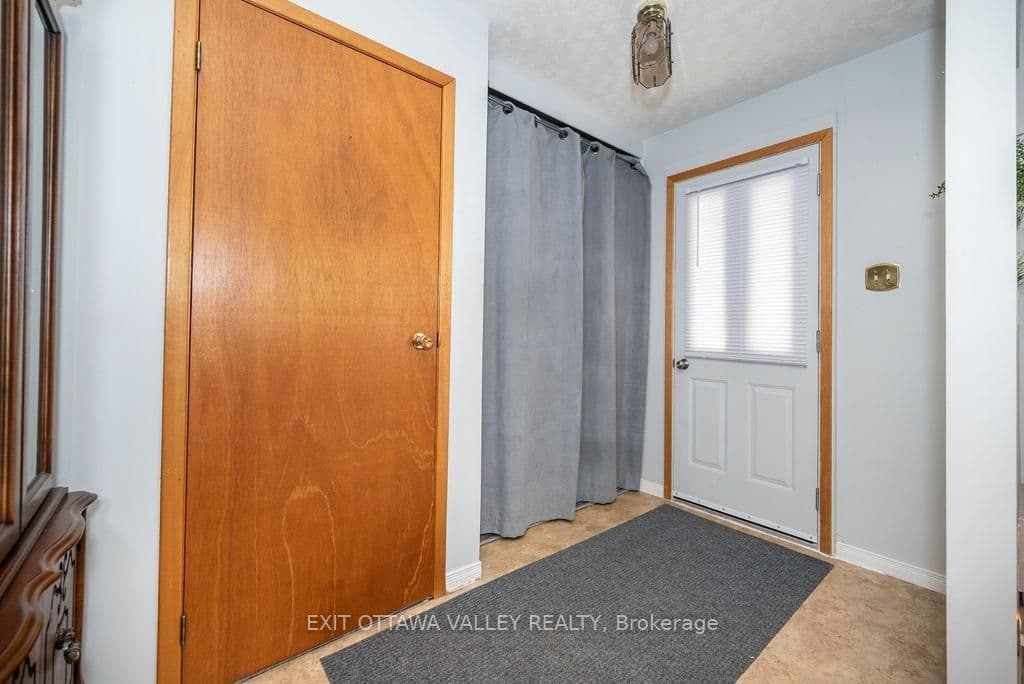 41 BEACH Avenue photo 3