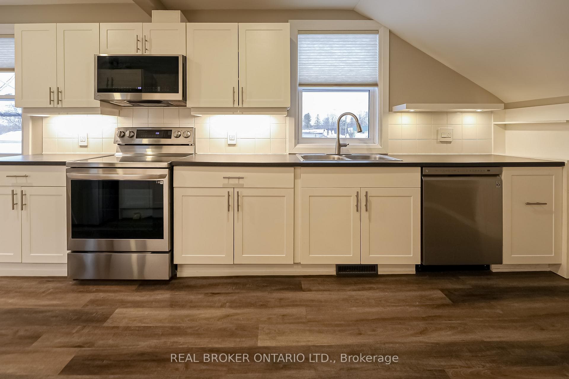 81 Queen Street Unit B photo 6