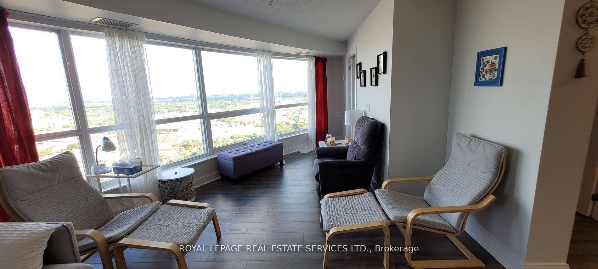 125 Village Green Square Unit 3803 photo 4