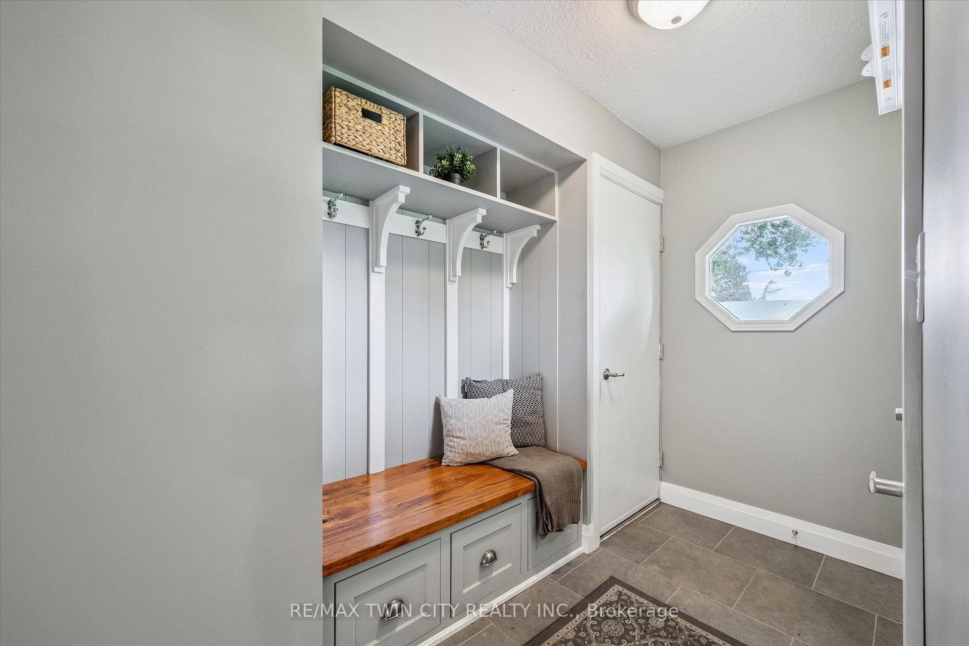 885 Winston Boulevard photo 10