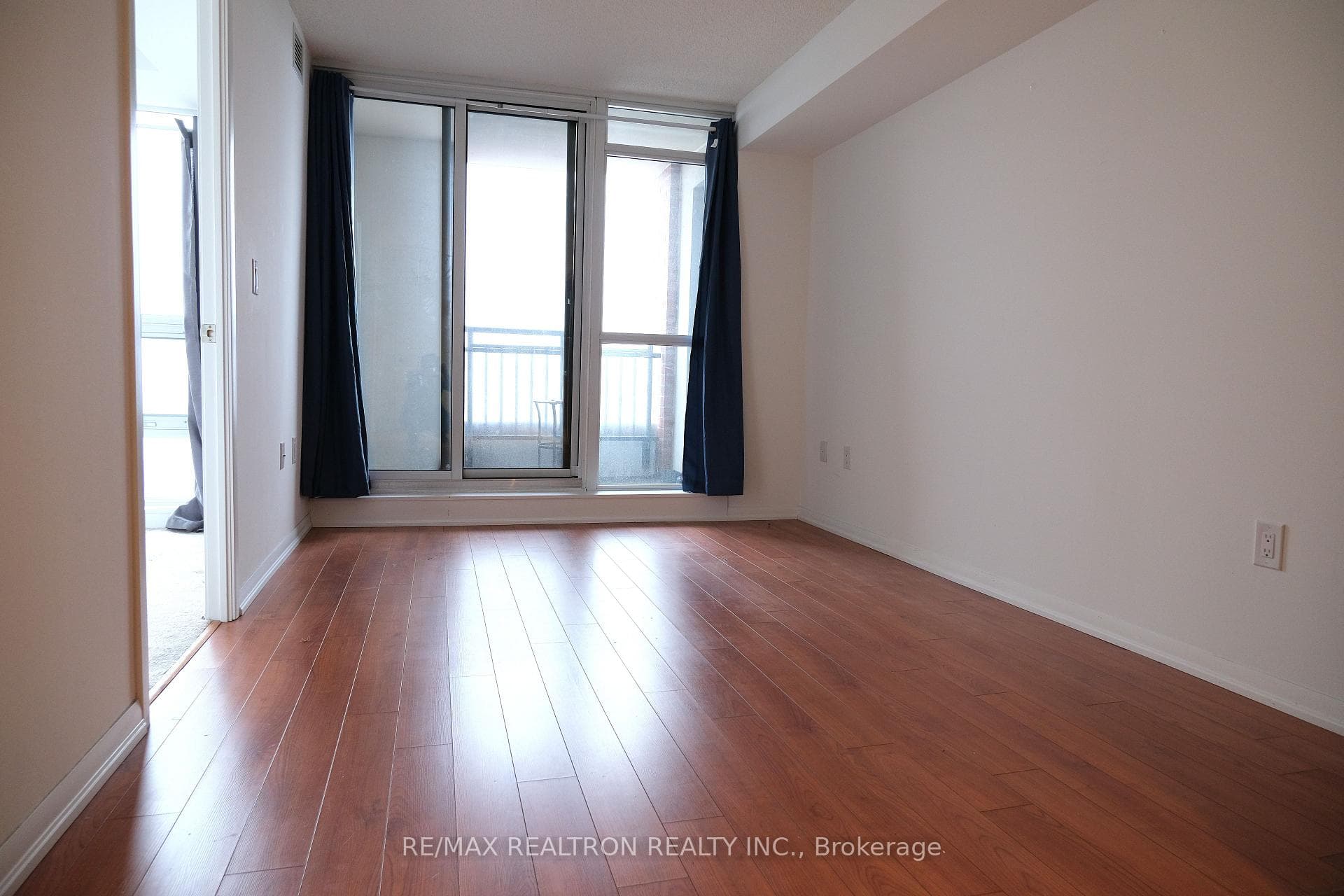 830 Lawrence Avenue Unit 1612 photo 10