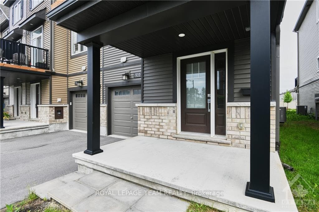 910 LIXNAW Court photo 3