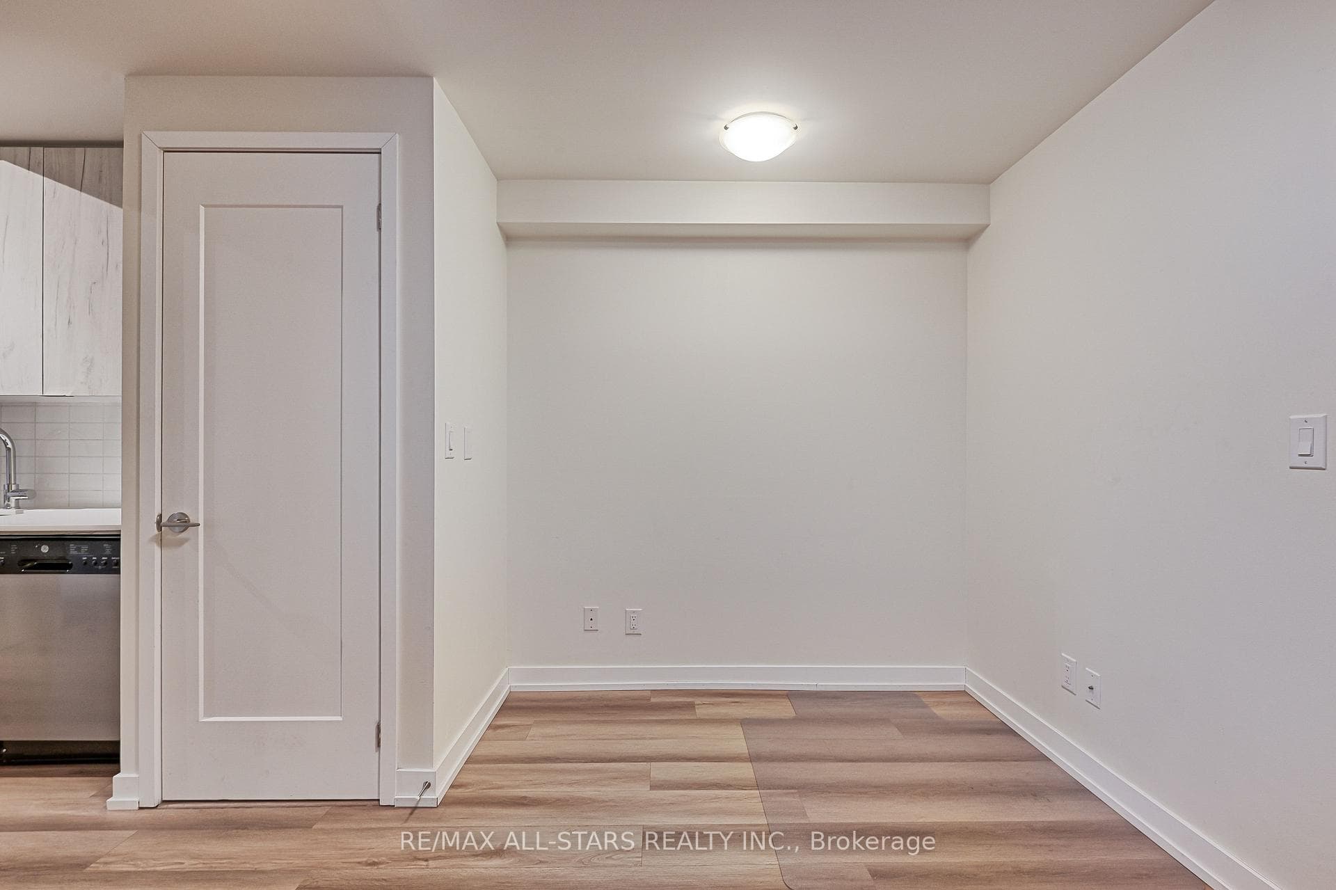 1350 Kingston Road Unit 202 photo 6