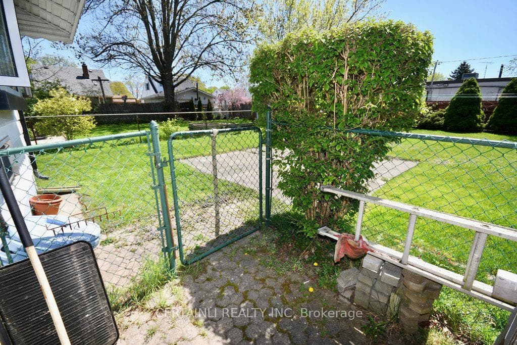 27 Dunkirk Drive photo 35