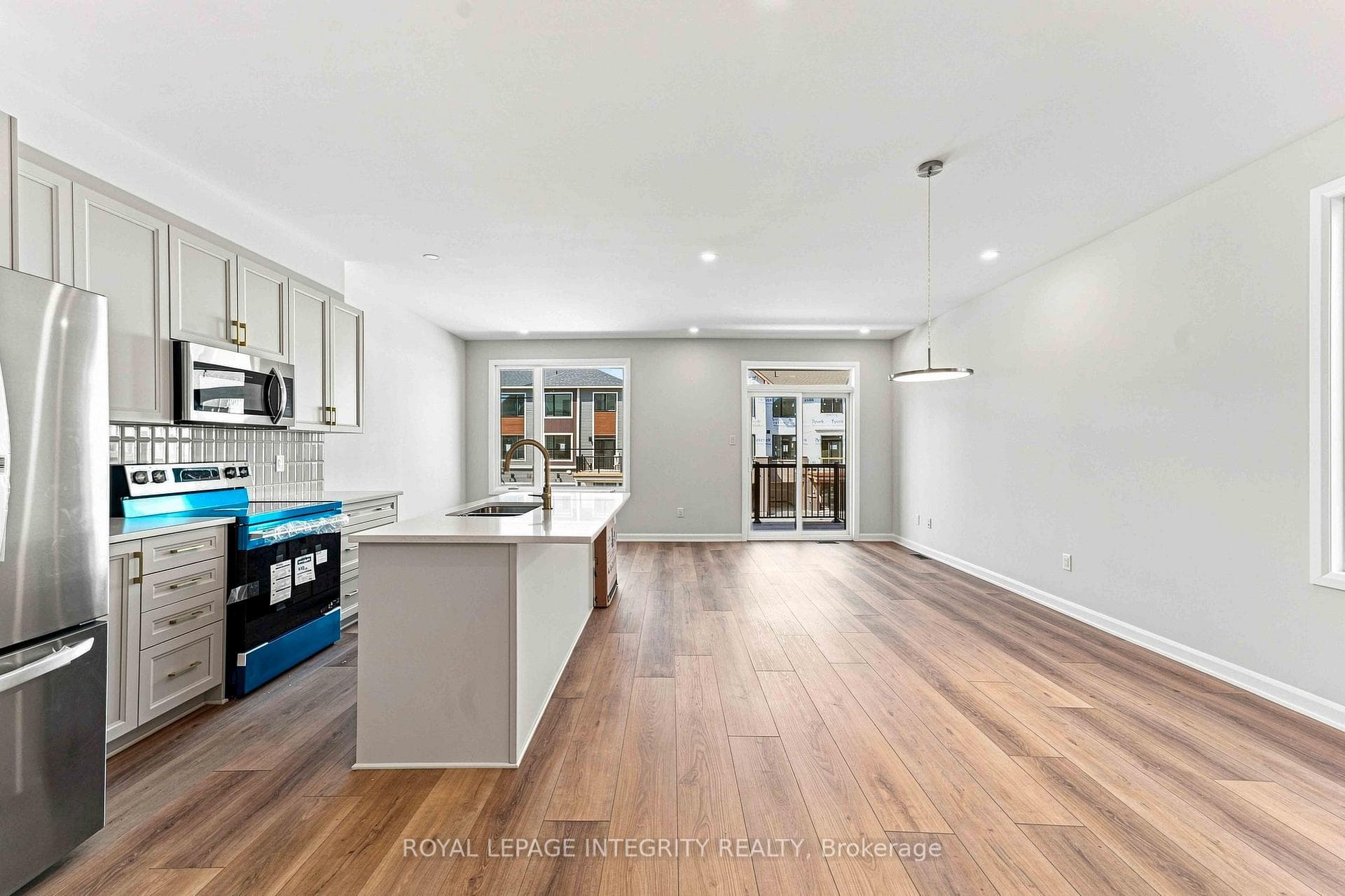 762 Tadpole Crescent photo 8