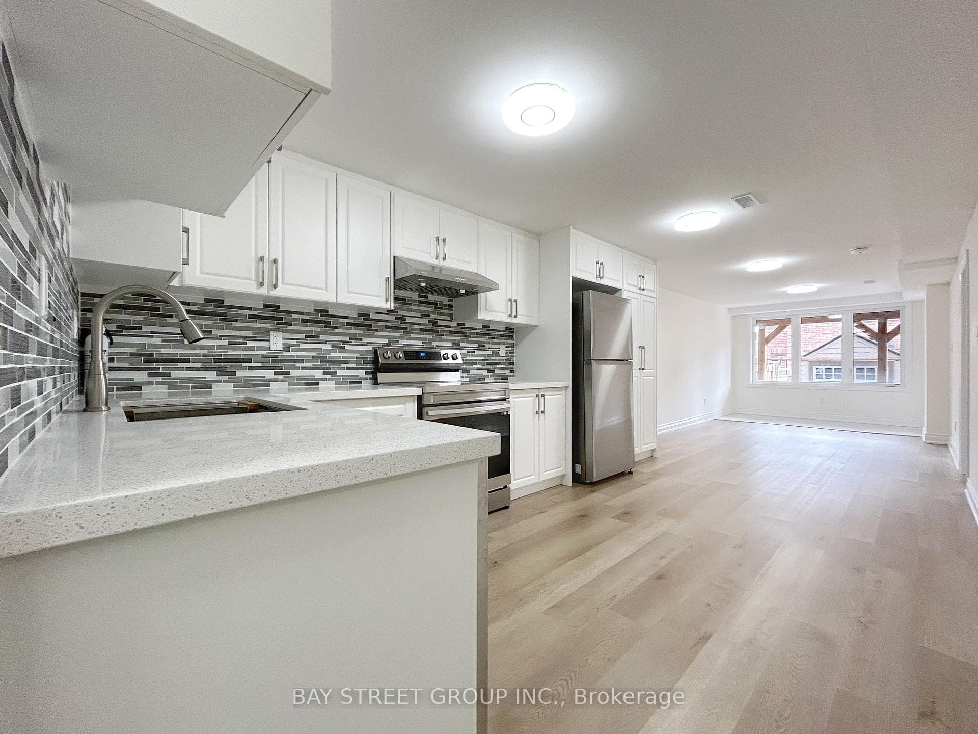 98 Forest Edge Crescent Unit Bsmt photo 3
