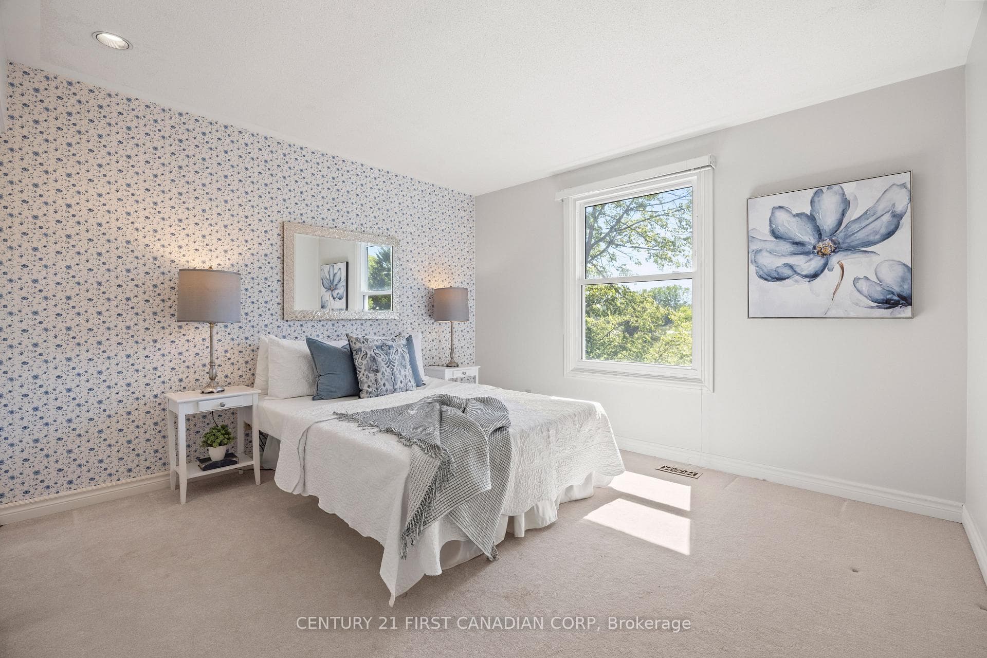 923 Farnham Road photo 30
