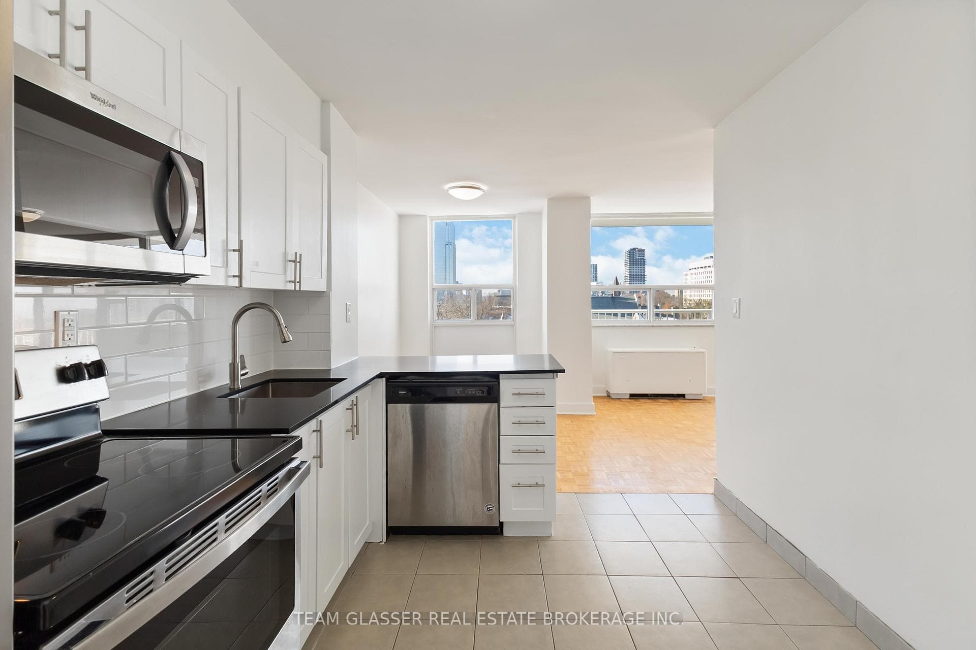 396 Queens Avenue Unit 801 photo 11