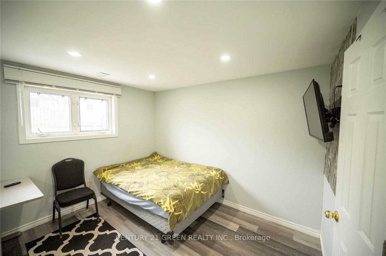391 ADMIRAL Drive photo 14