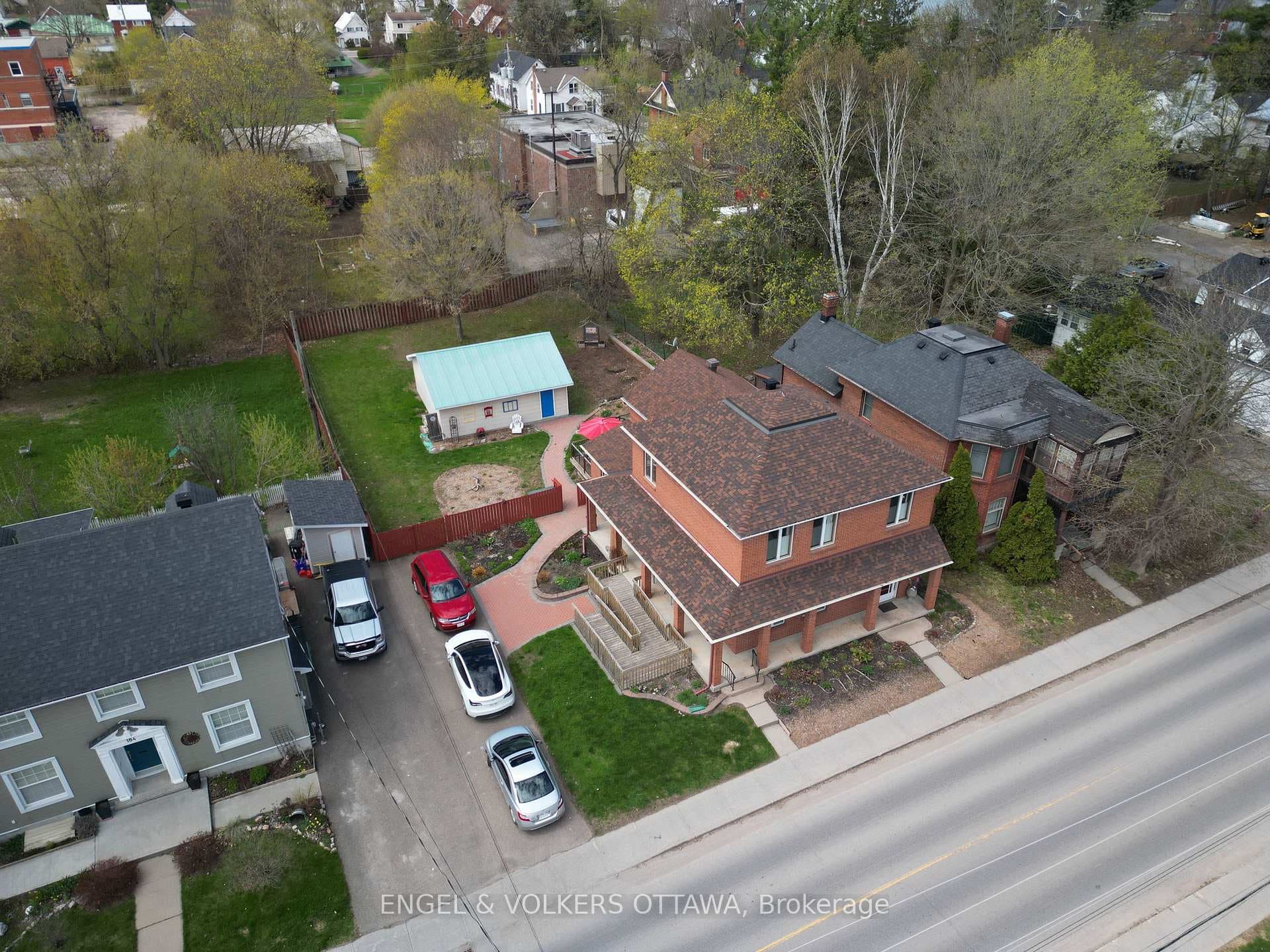 190 John Street photo 38