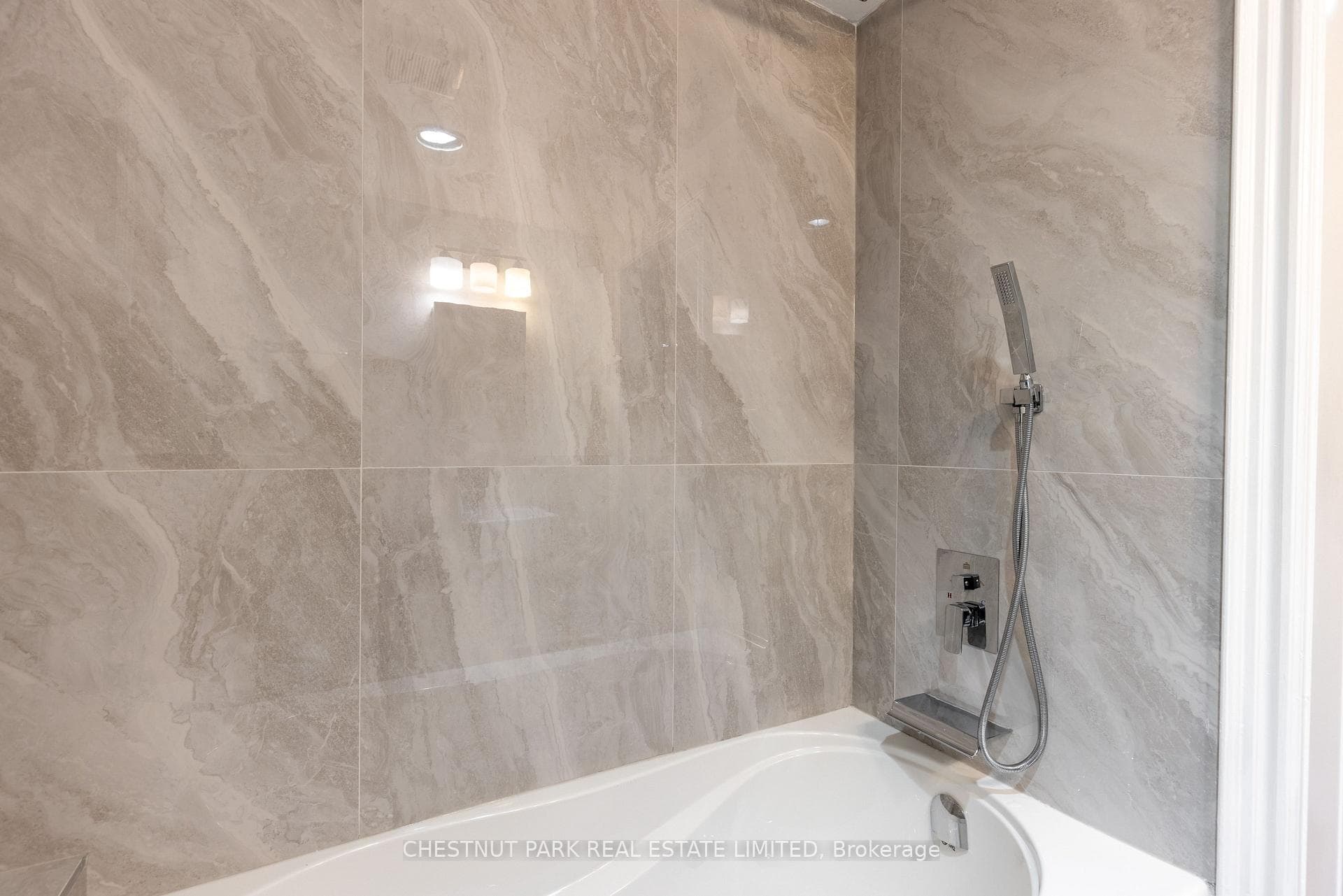 34A Foxbar Road Unit Lower photo 22