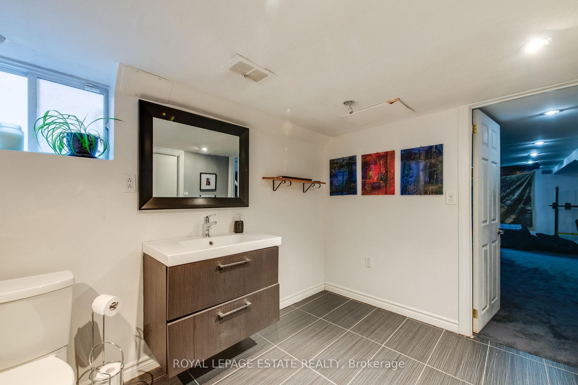 Basement 4 piece bath