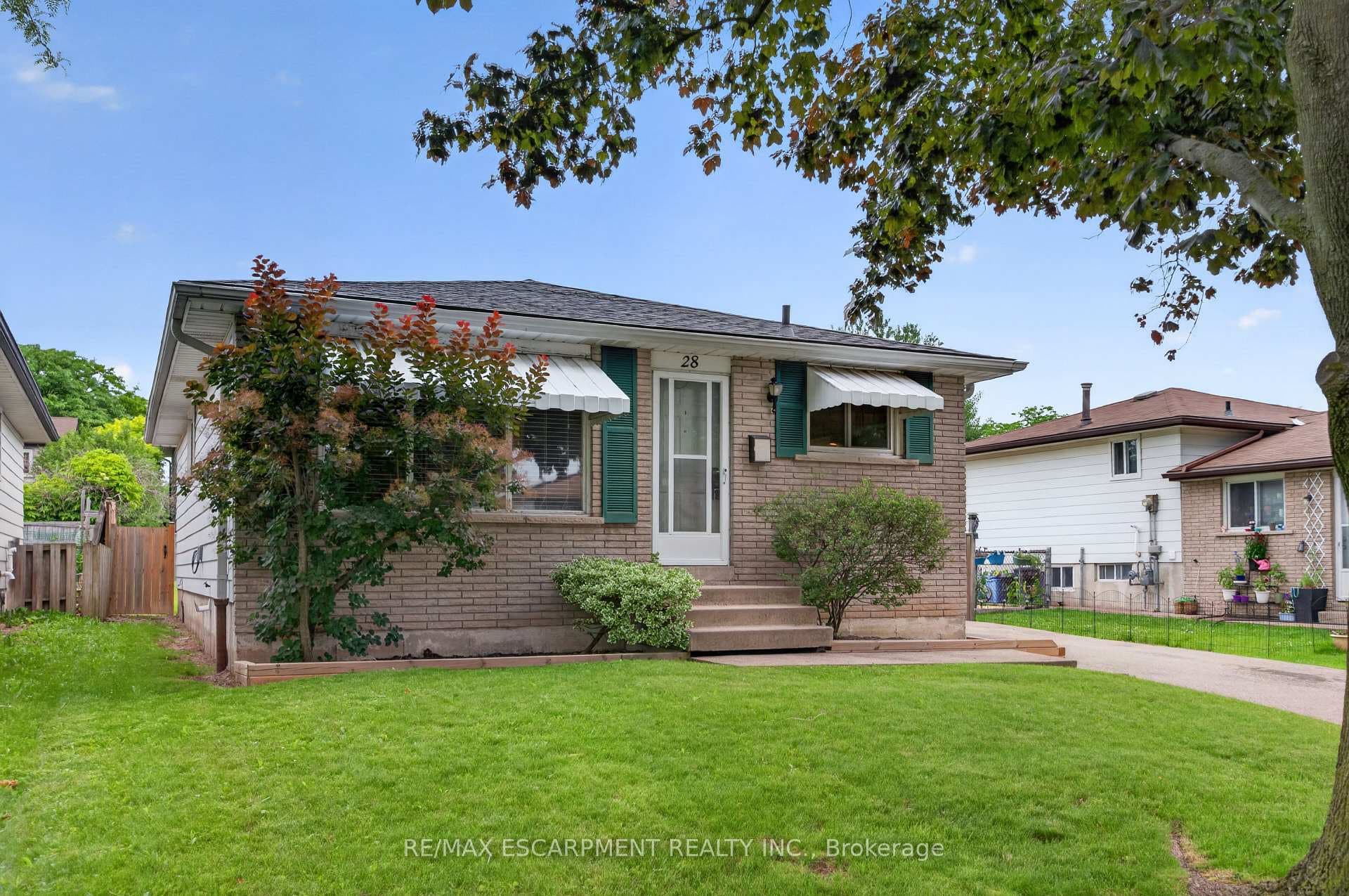 28 Boston Crescent photo 1