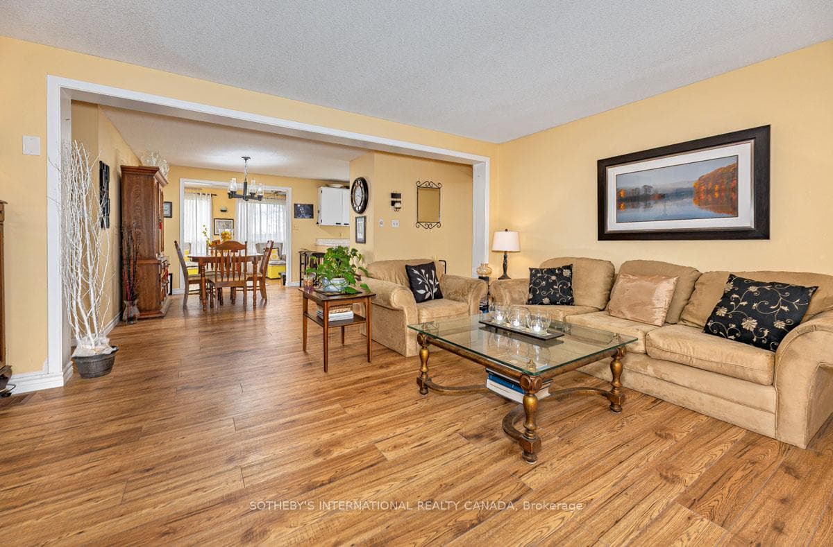 101 Tecumseth Pines Drive photo 5