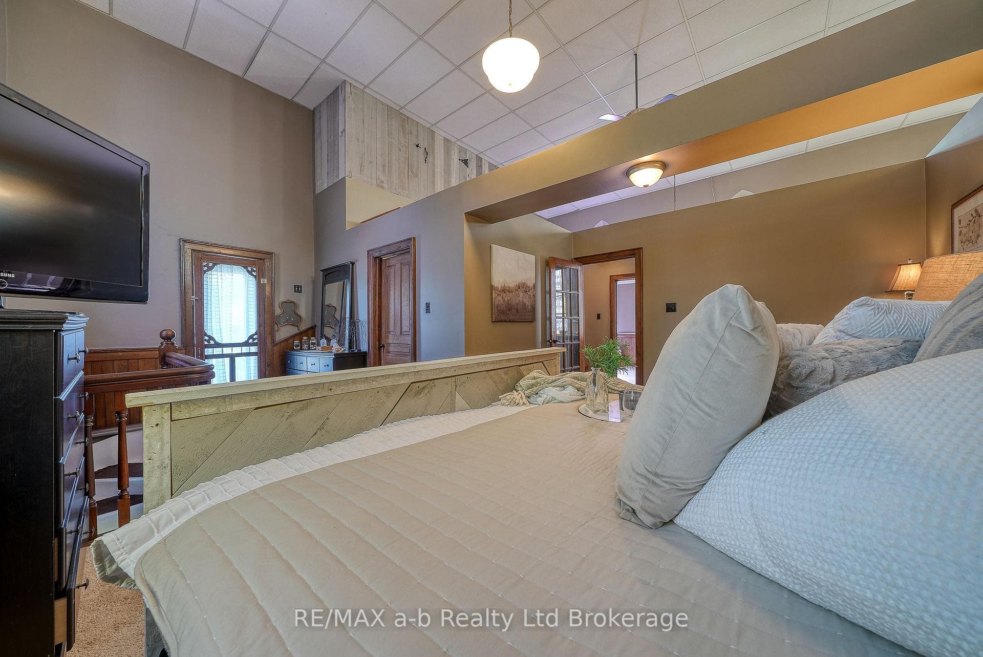 5924 Putnam Road photo 16