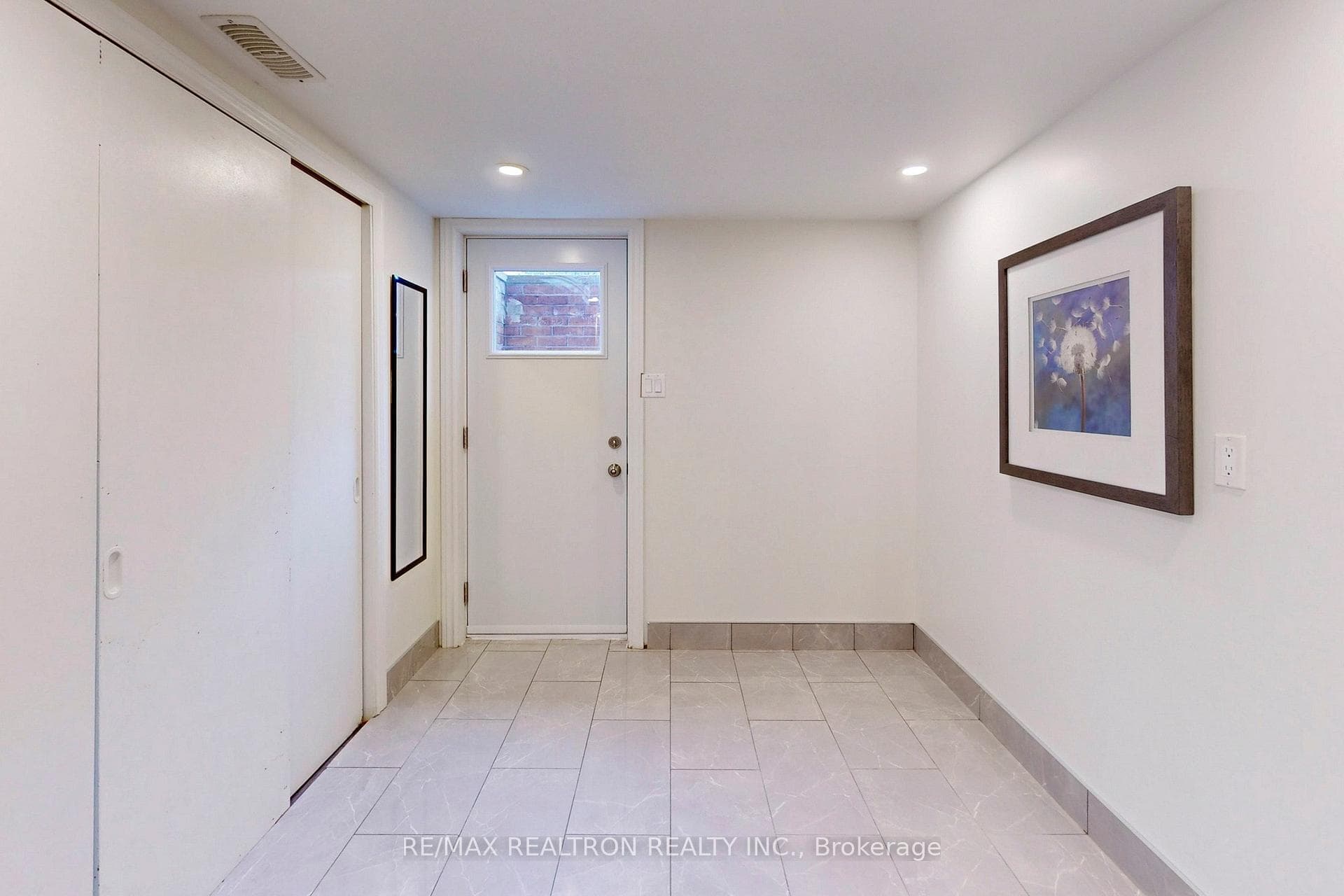 383 Ridgeway Avenue photo 24
