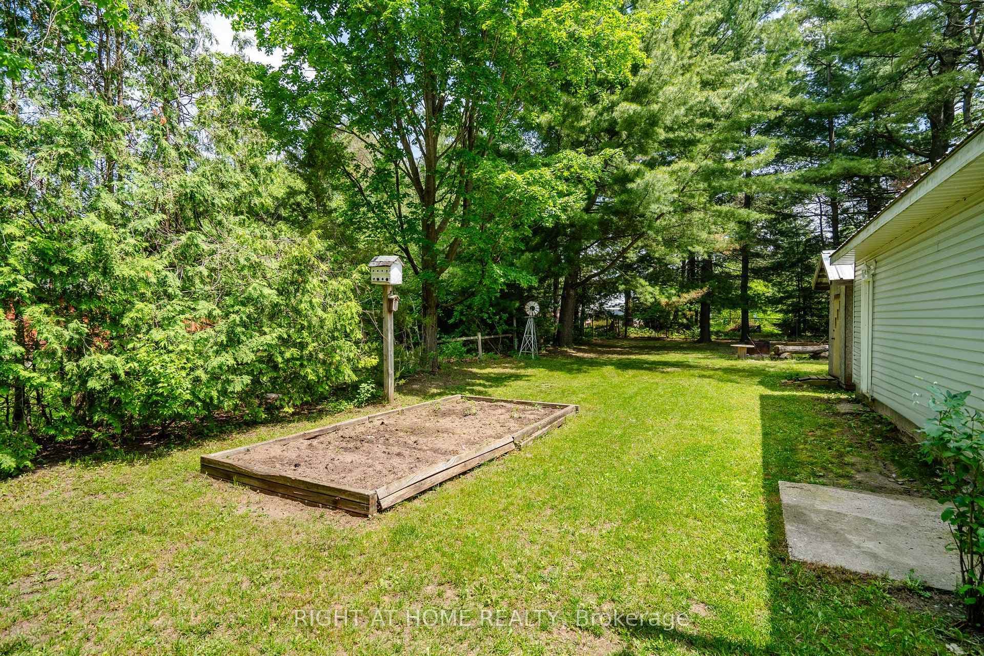 21 Bushey Avenue photo 31