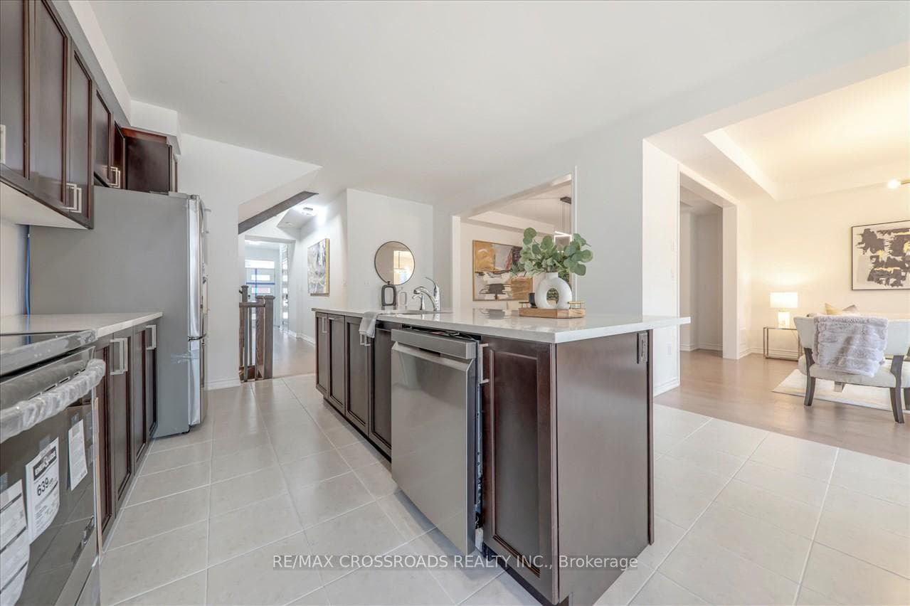 1407 Mockingbird Square photo 14