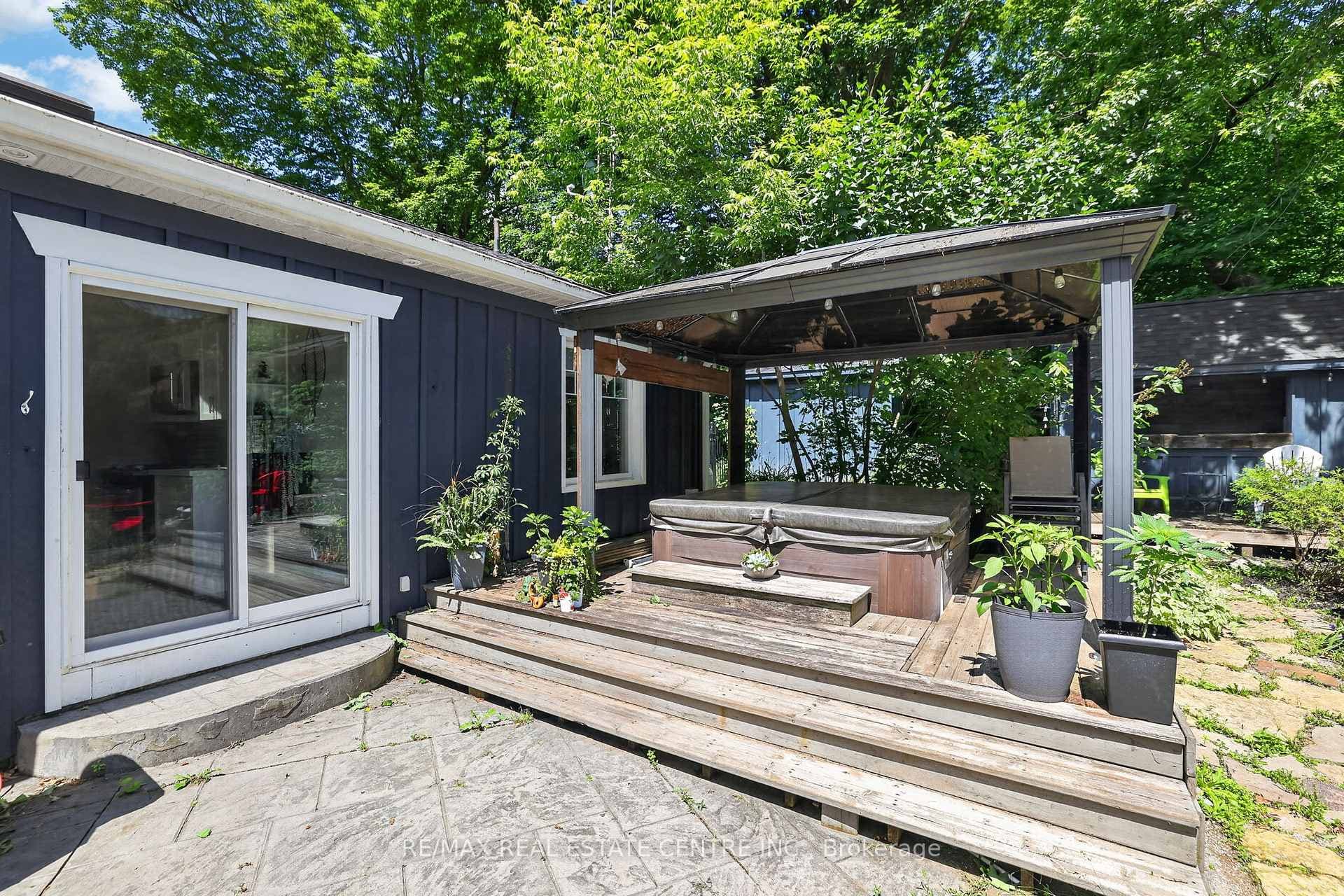 12429 Wolseley Street photo 26