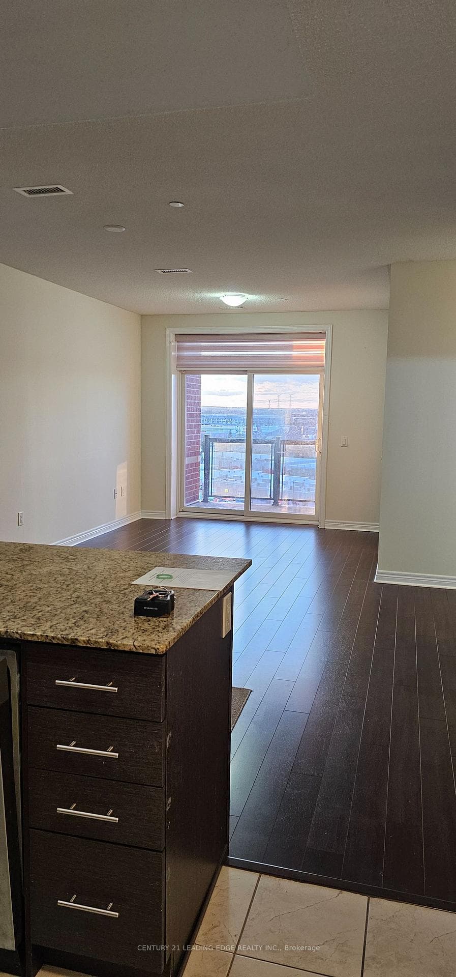39 NEW DELHI Drive Unit 818 photo 7