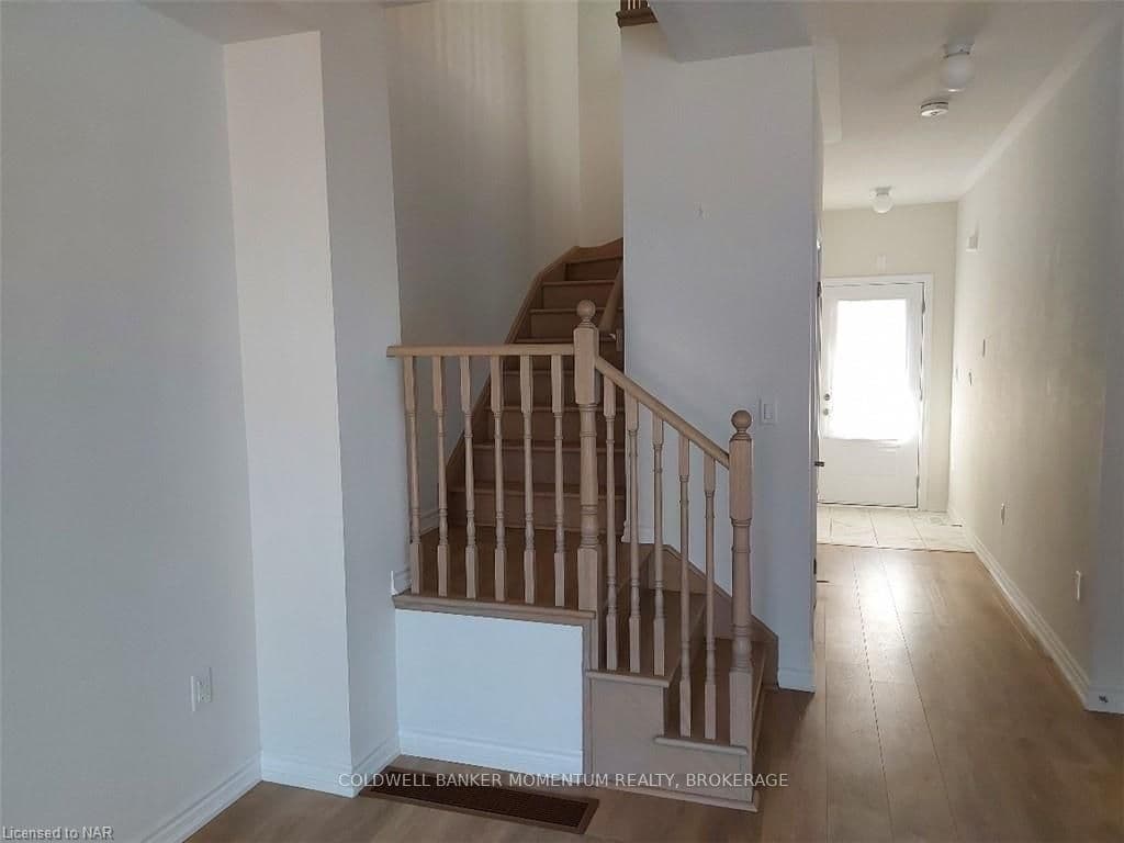 100 TUMBLEWOOD Place photo 10