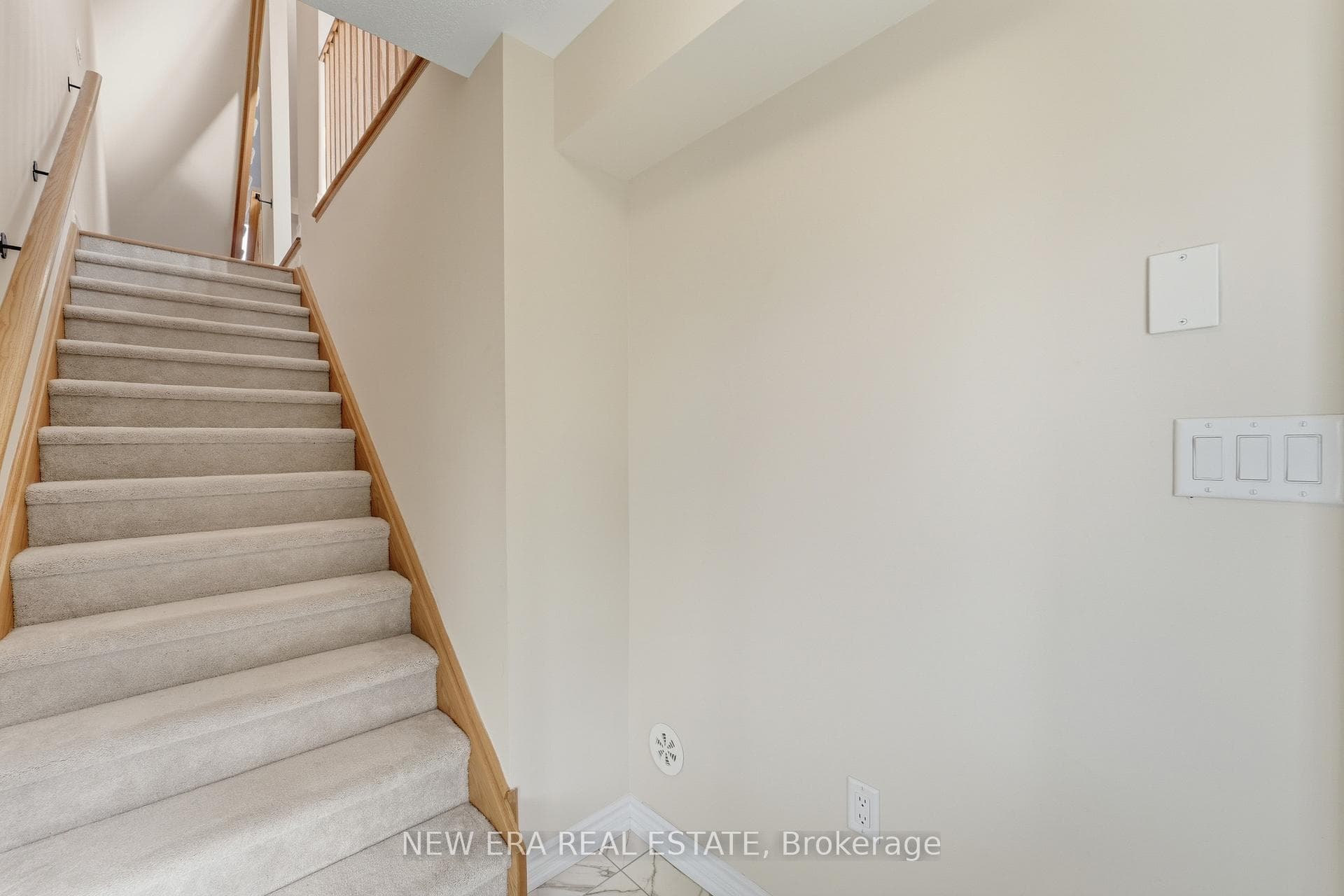 6 Malone Lane photo 5