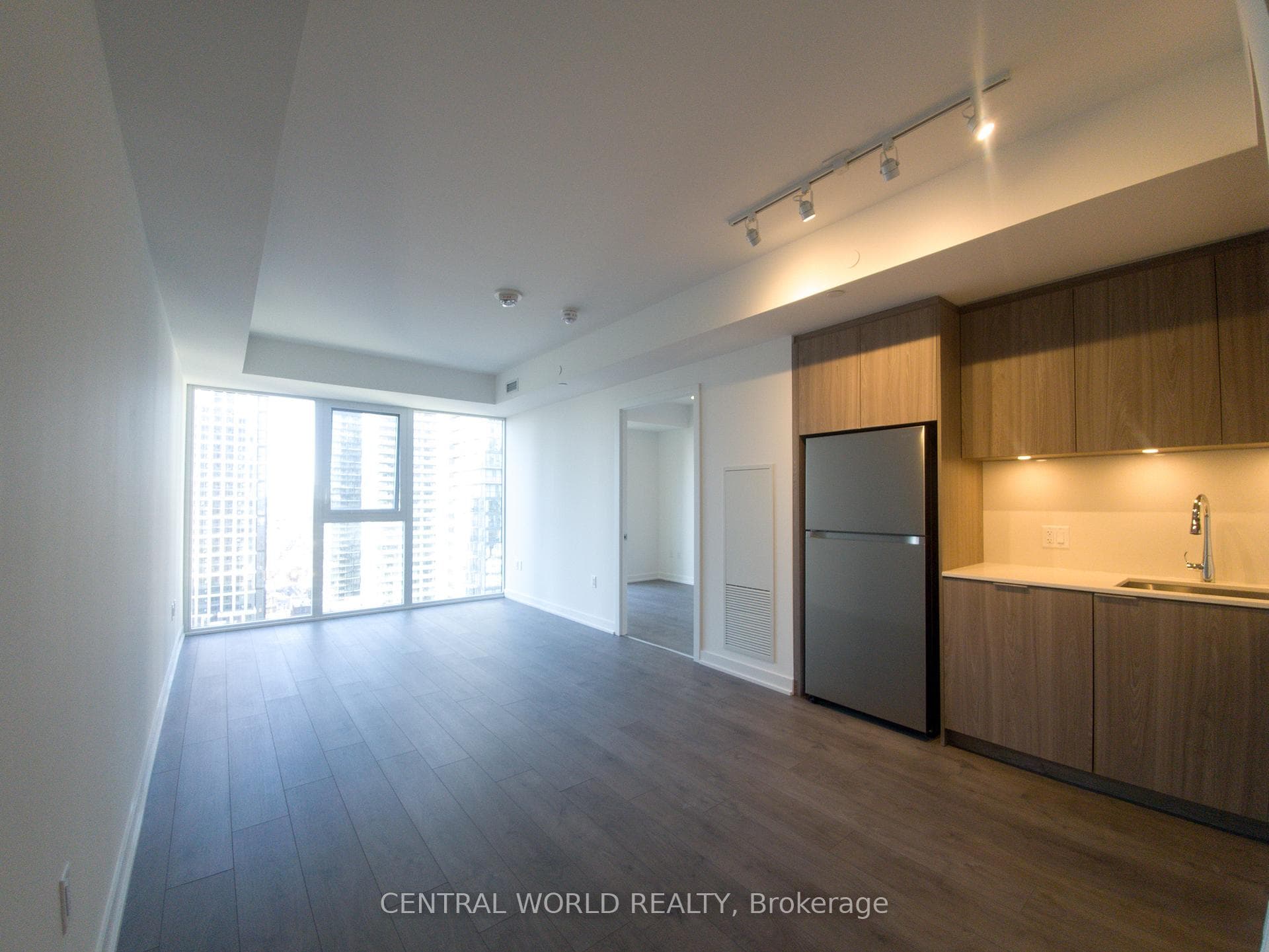 357 KING Street Unit 2402 photo 11