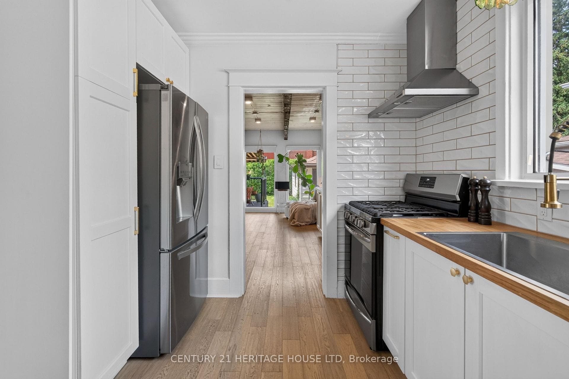 98 Roger Street photo 15