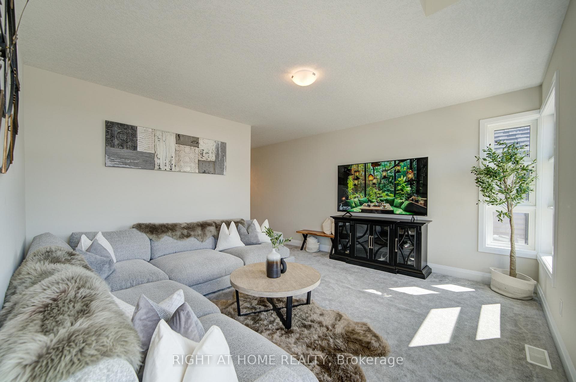 712 Wood Lily Street photo 22