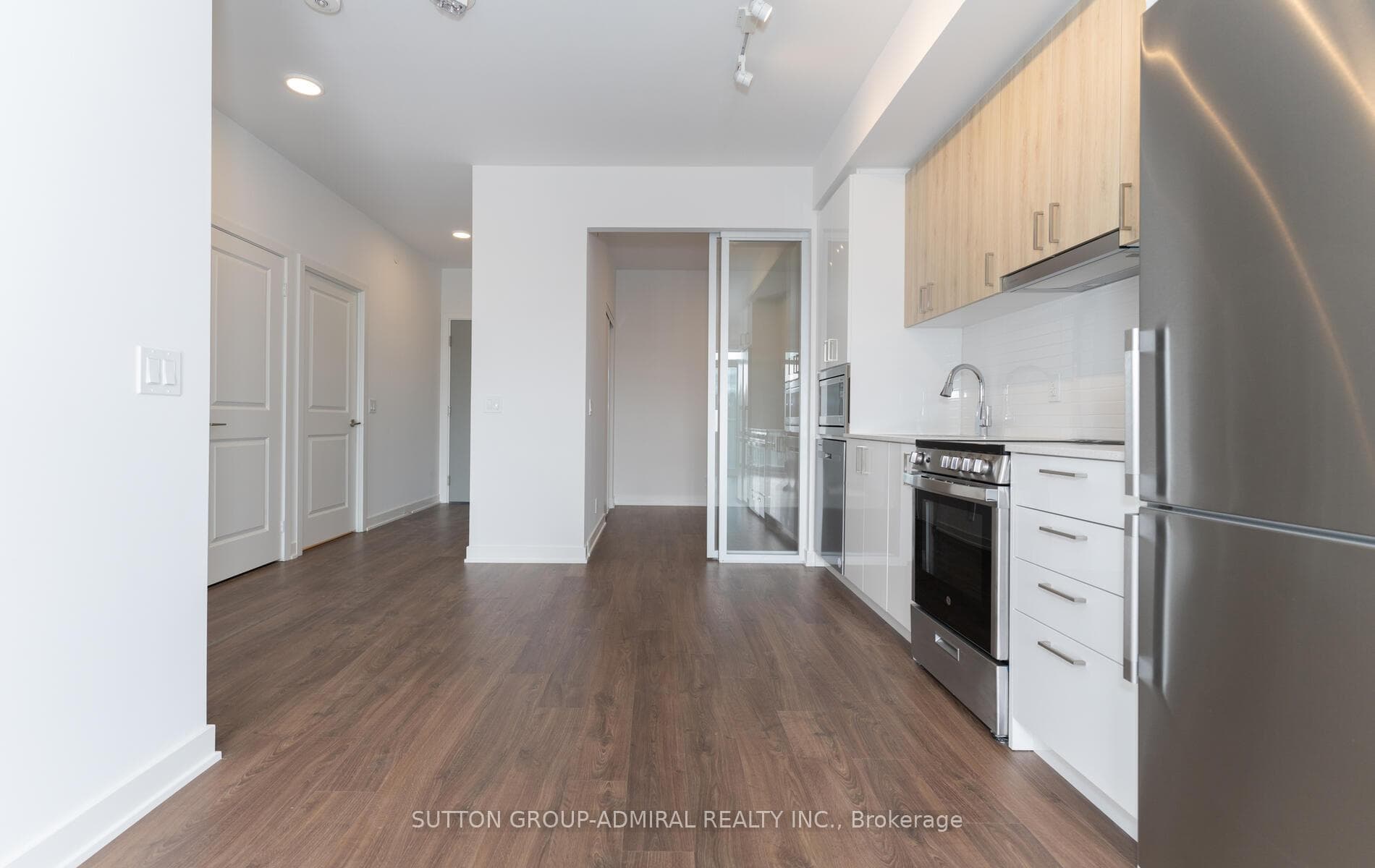 30 Upper Mall Way Unit A-315 photo 4